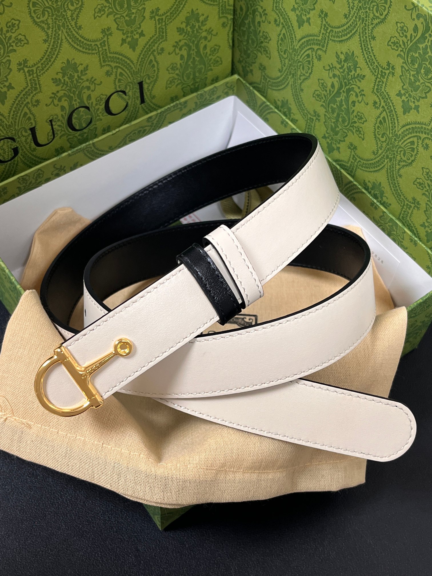 NO:763930,Seasonal new style, 3.0 wide double-sided first-layer Italian imported cowhide, with fine horseshoe buckle, official website synchronization, belt, cowhide19860909当季新款,3.0宽双面头层意大利进口牛皮,配精马蹄品扣,官网同步,皮带,cowhide,Belt