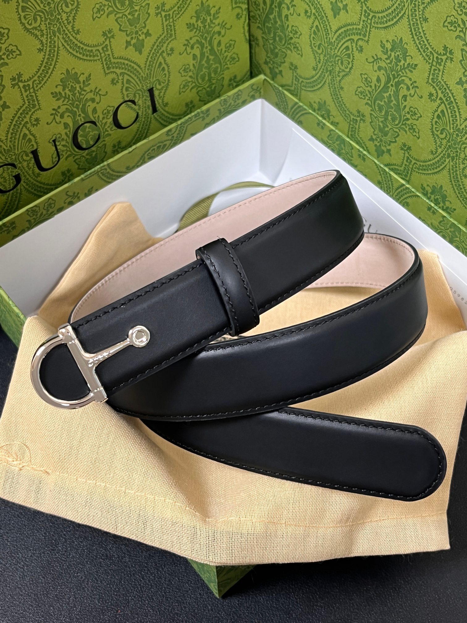 NO:763933,New style of the season, 3.0 wide double-sided first-layer Italian imported cowhide, with high-quality horseshoe buckle, official website synchronization, belt, cowhide19860909当季新款,3.0宽双面头层意大利进口牛皮,配精品马蹄扣,官网同步,皮带,cowhide,Belt