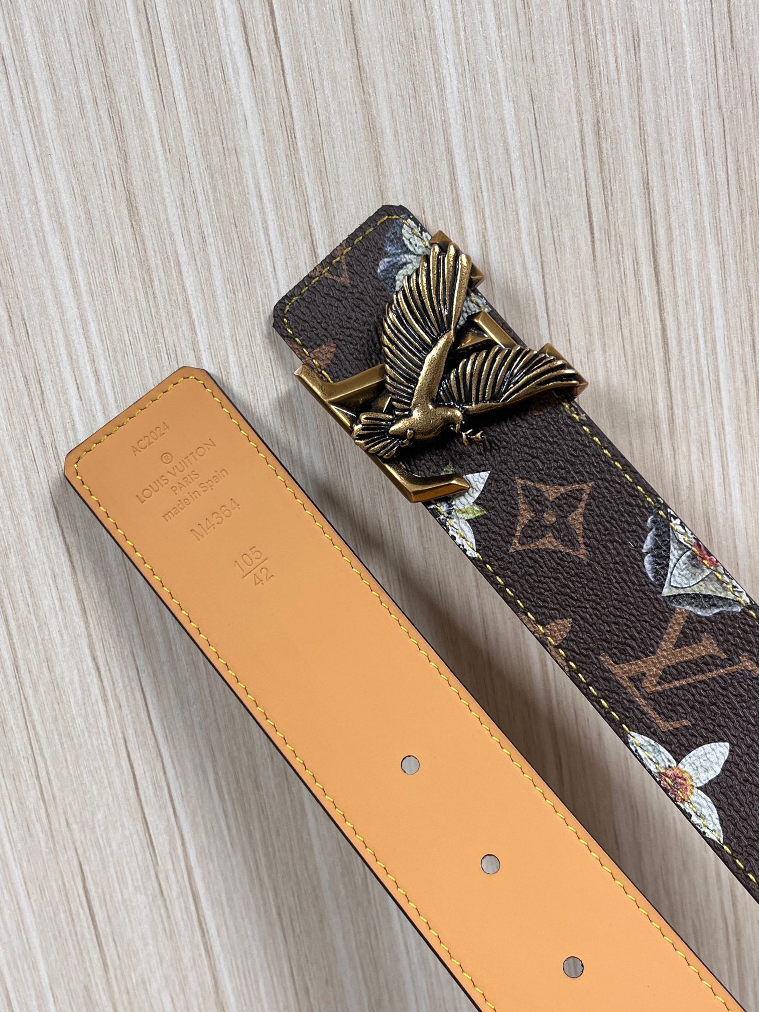 当季新款，LV Initiales Monogram Flower系列40毫米可翻转腰带重新诠释了经典的