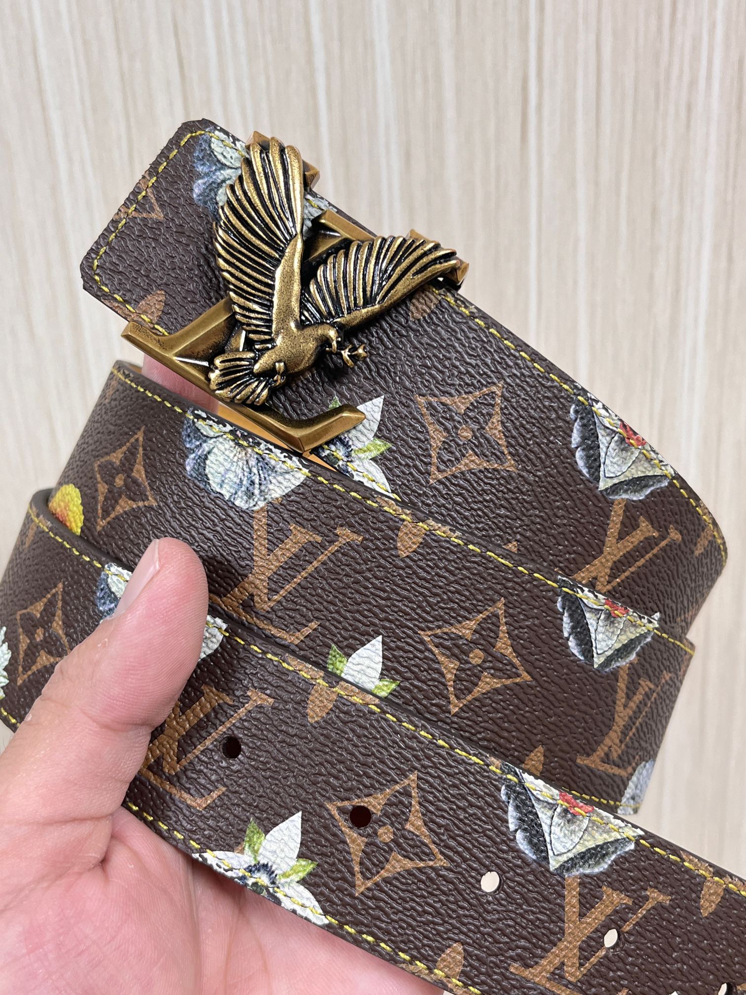 当季新款，LV Initiales Monogram Flower系列40毫米可翻转腰带重新诠释了经典的