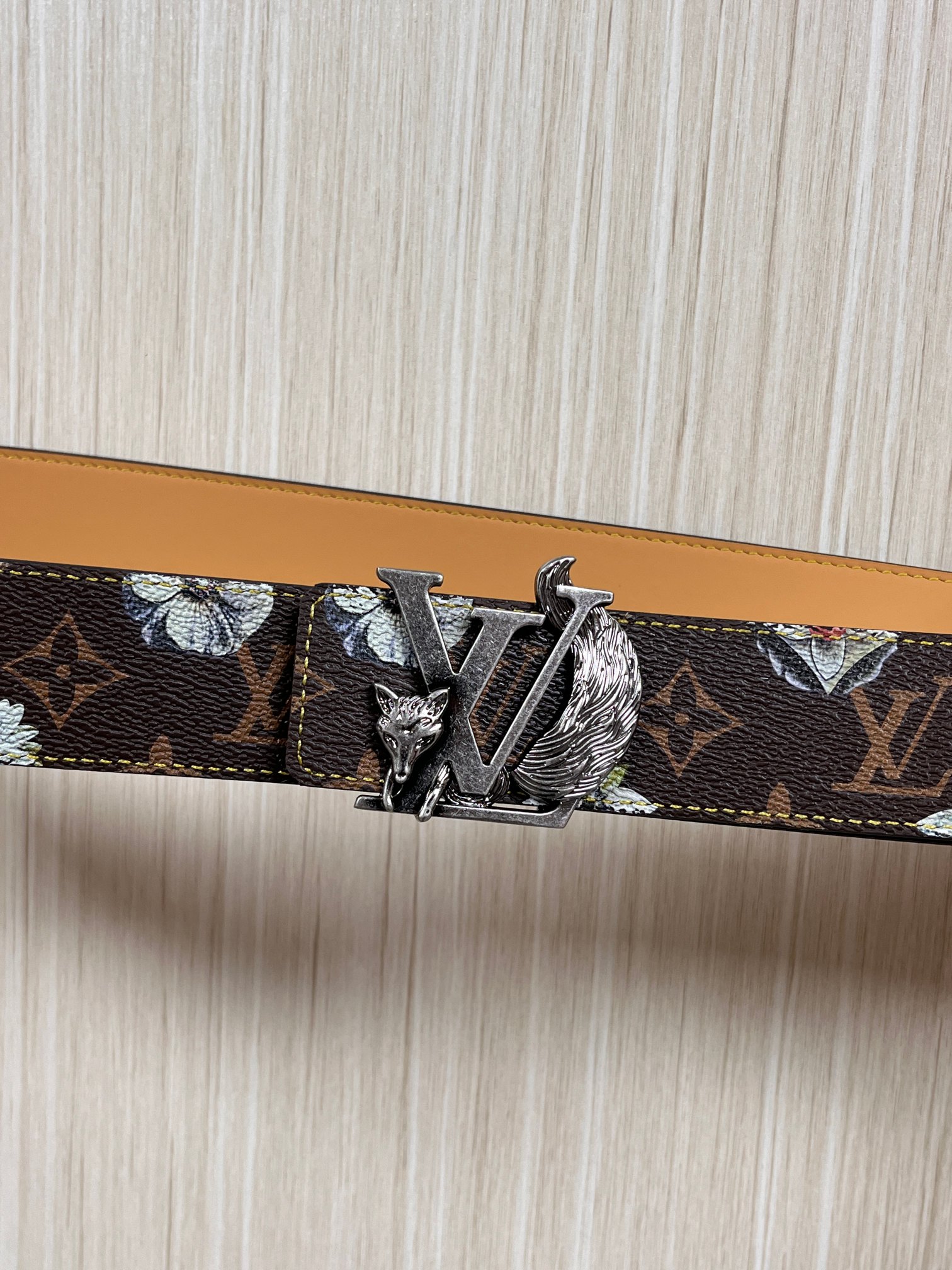 当季新款，LV Initiales Monogram Flower系列40毫米可翻转腰带重新诠释了经典的