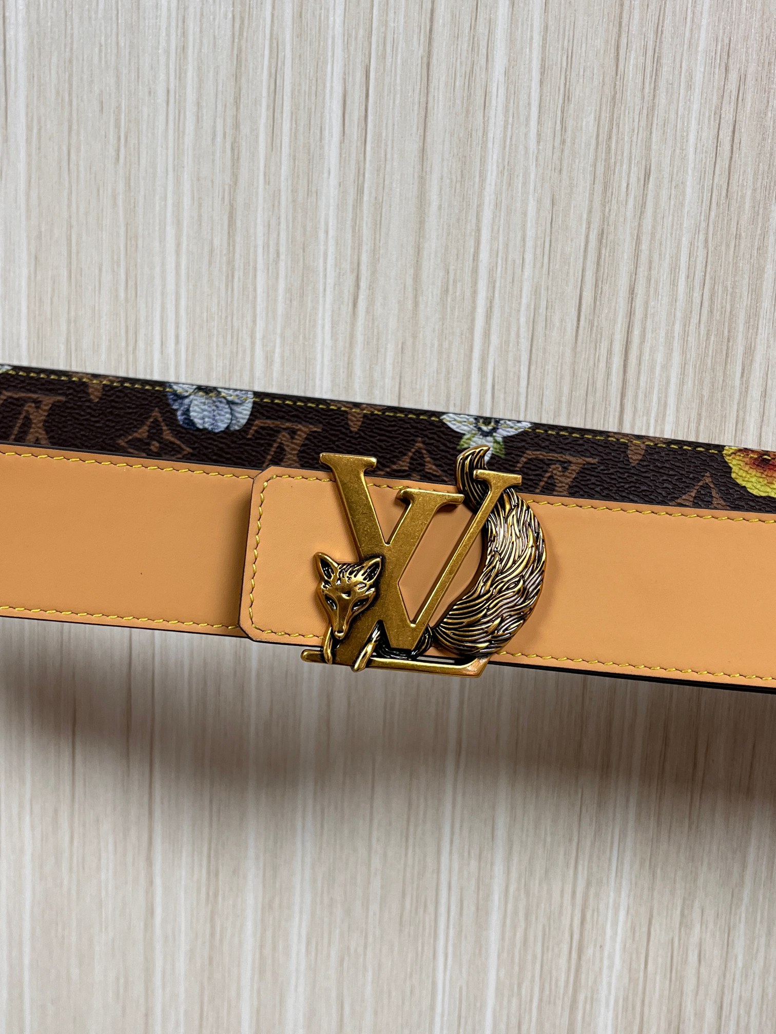 当季新款，LV Initiales Monogram Flower系列40毫米可翻转腰带重新诠释了经典的