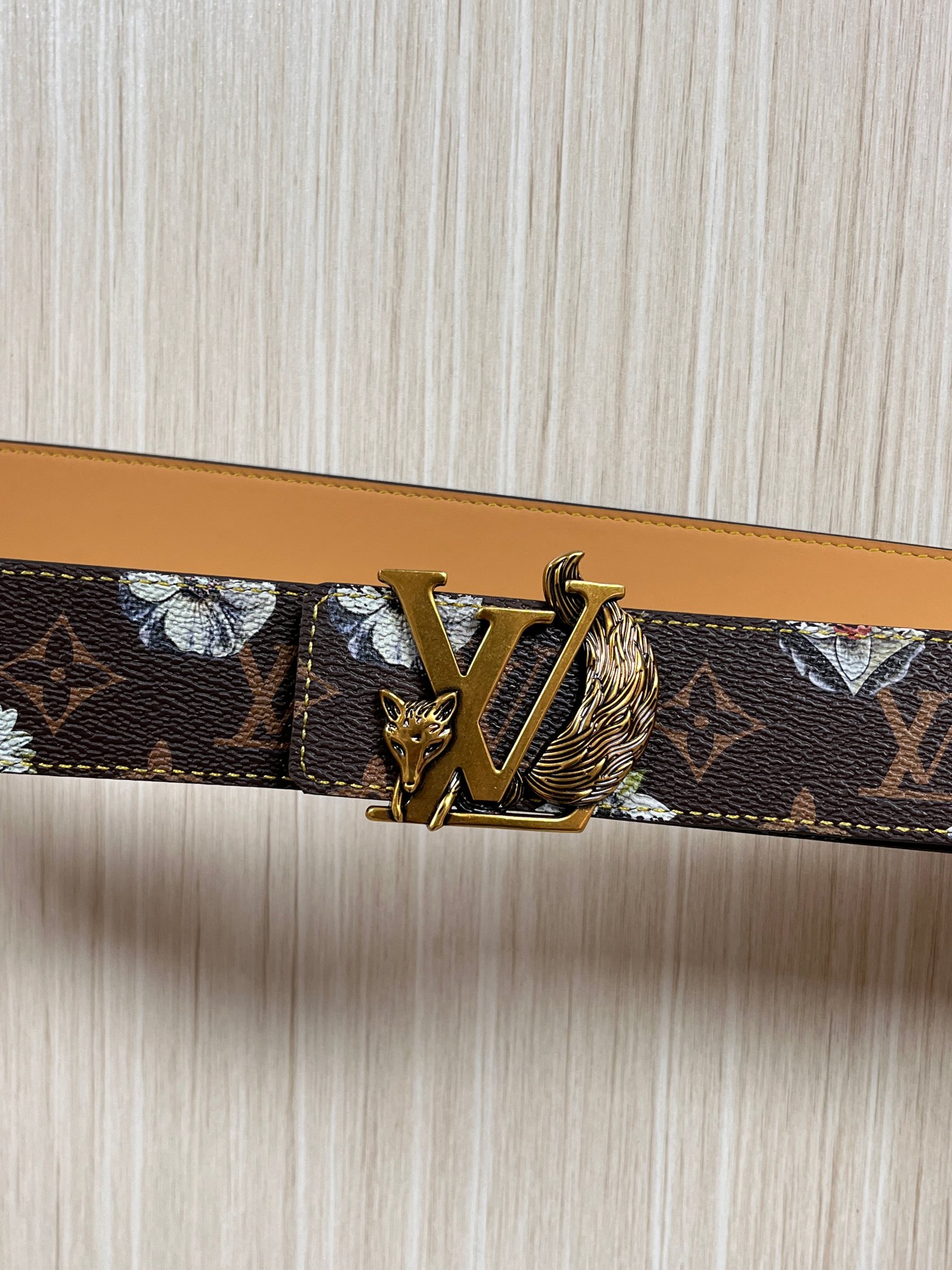 当季新款，LV Initiales Monogram Flower系列40毫米可翻转腰带重新诠释了经典的