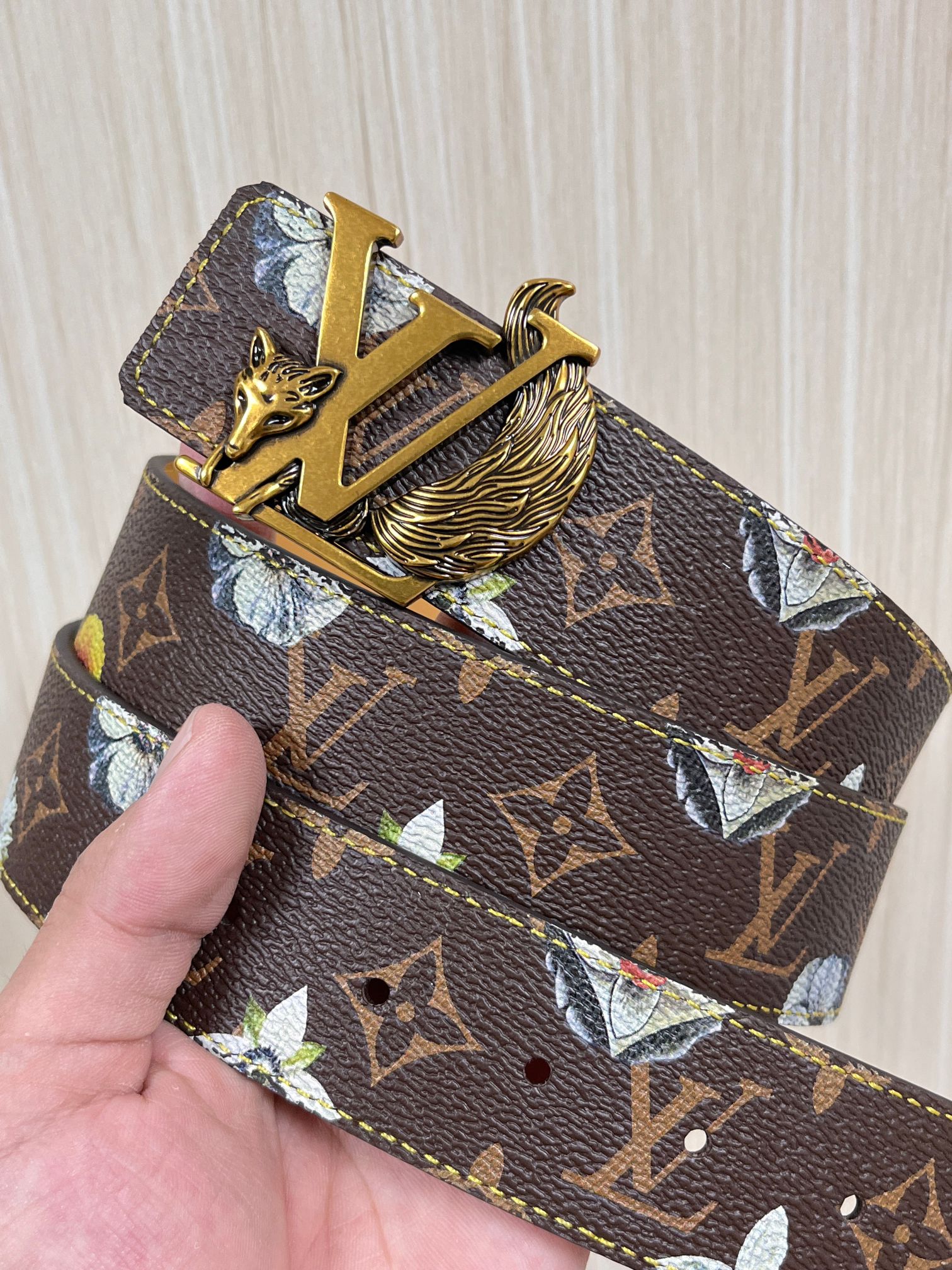 当季新款，LV Initiales Monogram Flower系列40毫米可翻转腰带重新诠释了经典的