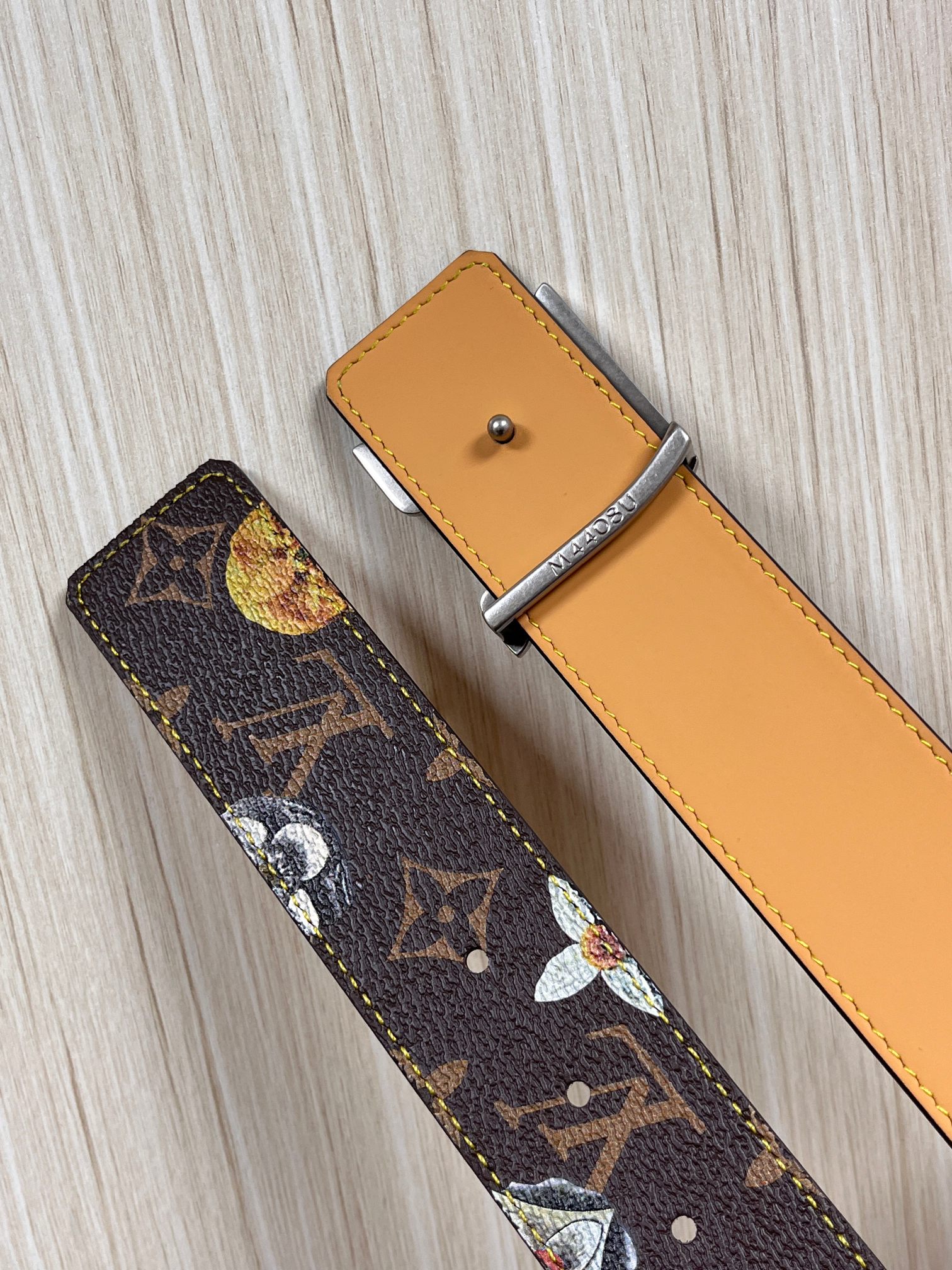 当季新款，LV Initiales Monogram Flower系列40毫米可翻转腰带重新诠释了经典的