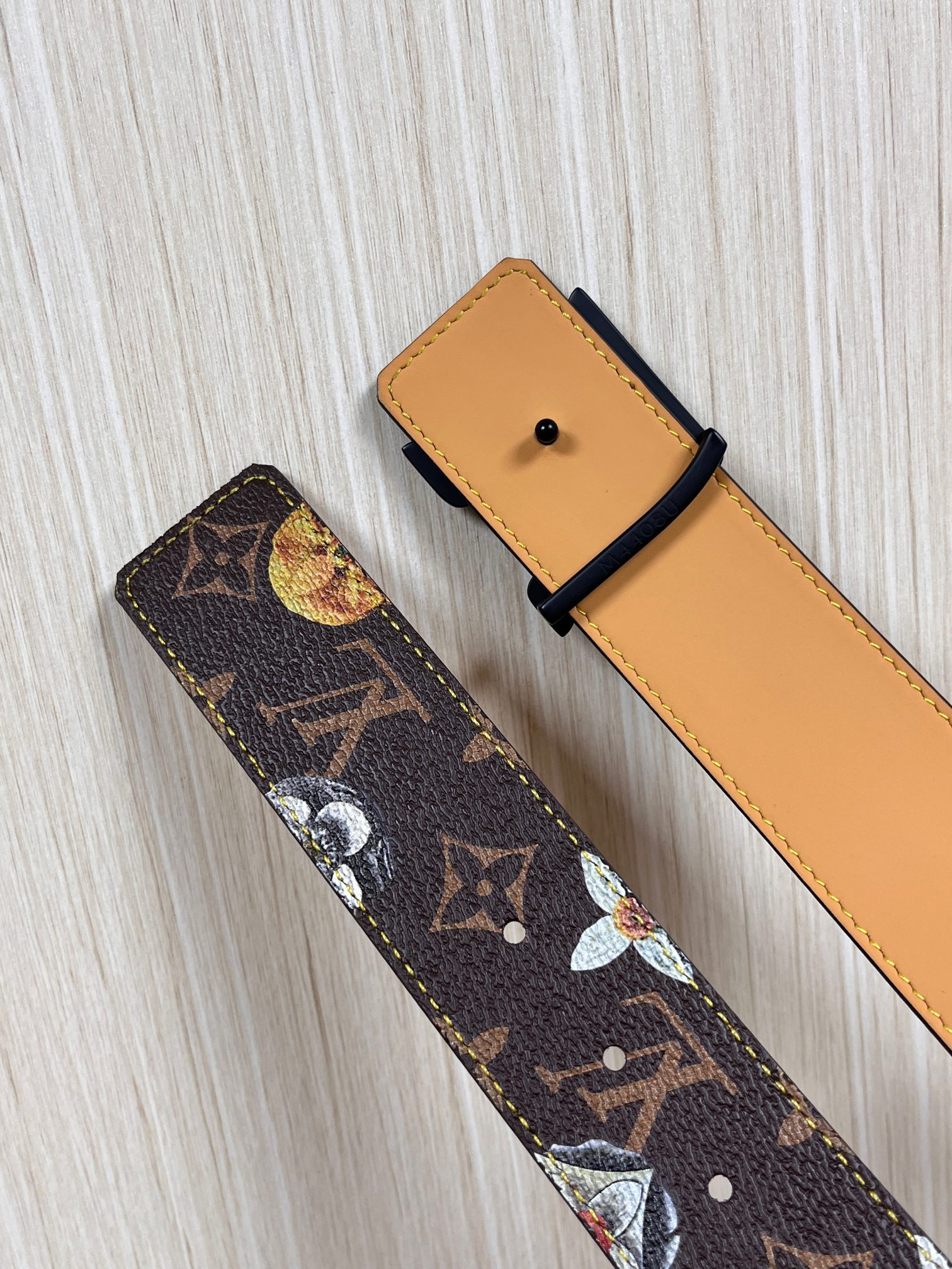 当季新款，LV Initiales Monogram Flower系列40毫米可翻转腰带重新诠释了经典的