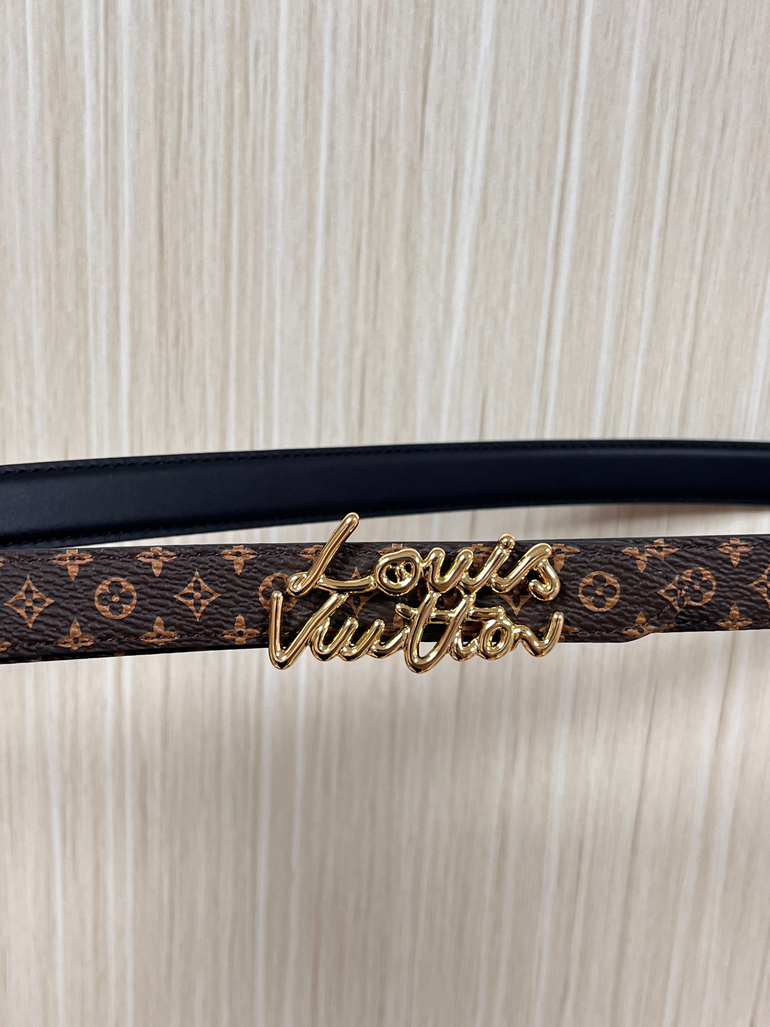 当鸡新款，2.0宽帆布印花，黑色小牛皮起鼓，一尖一方尾。达配精品四铁丝扣头。