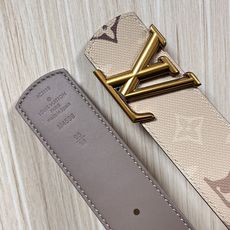 当季新款 LV Dimension Monogran SurPlus 双面腰带以大胆笔触诠释日常中性风尚 当季新款 LV Dimension Monogran SurPlus 双面腰带以大胆笔触诠释日常中性风尚