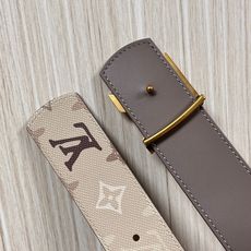 当季新款 LV Dimension Monogran SurPlus 双面腰带以大胆笔触诠释日常中性风尚 当季新款 LV Dimension Monogran SurPlus 双面腰带以大胆笔触诠释日常中性风尚