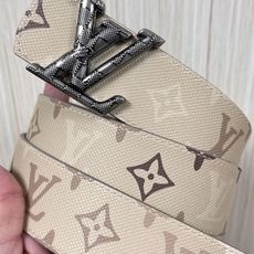 当季新款 LV Dimension Monogran SurPlus 双面腰带以大胆笔触诠释日常中性风尚 当季新款 LV Dimension Monogran SurPlus 双面腰带以大胆笔触诠释日常中性风尚
