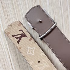 当季新款 LV Dimension Monogran SurPlus 双面腰带以大胆笔触诠释日常中性风尚 当季新款 LV Dimension Monogran SurPlus 双面腰带以大胆笔触诠释日常中性风尚