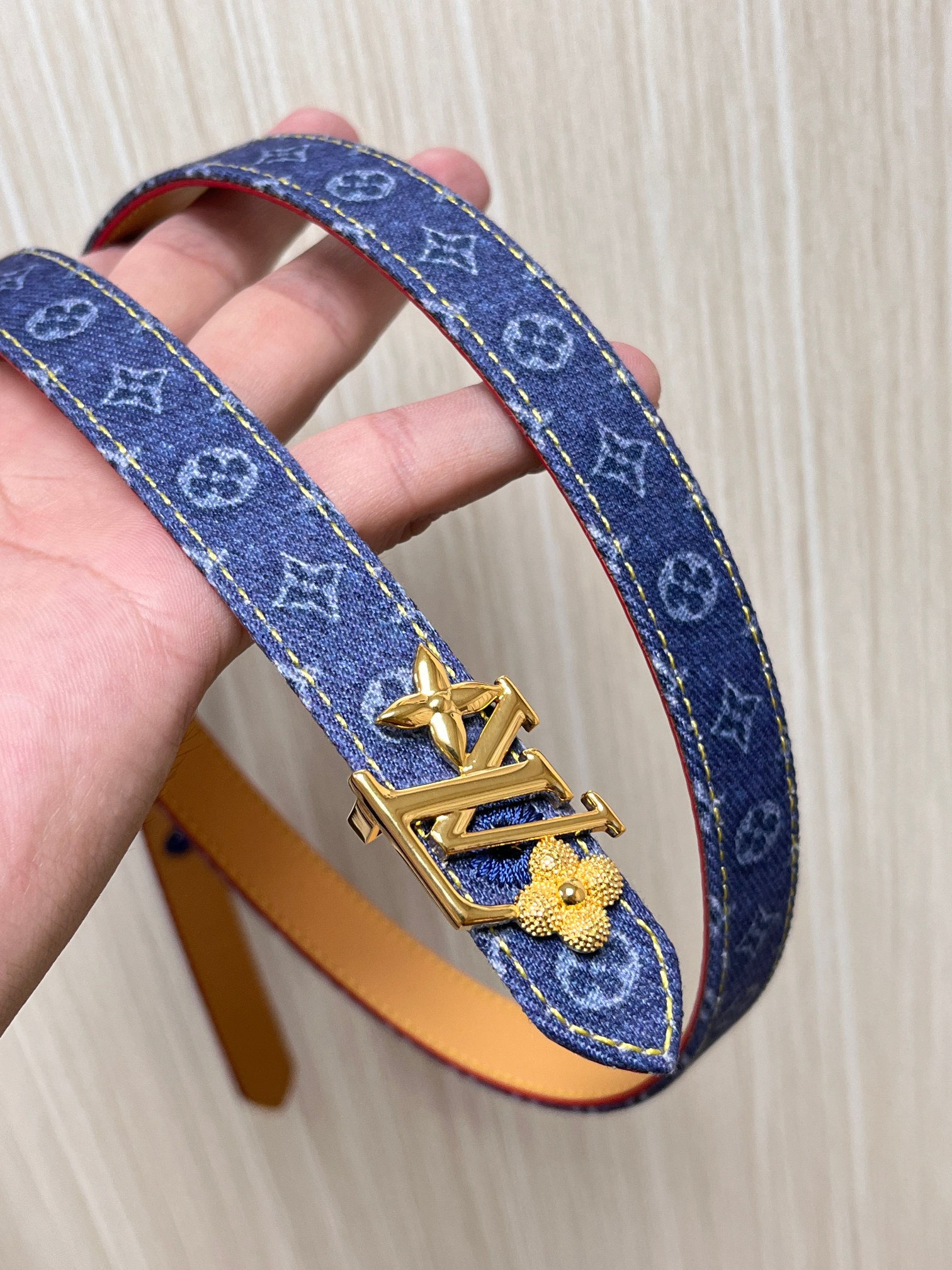 当季新款，- 牛仔篮Monogram 帆布材质，搭配复古做旧的老花印花另一面树高进口牛皮- 更适配日常穿