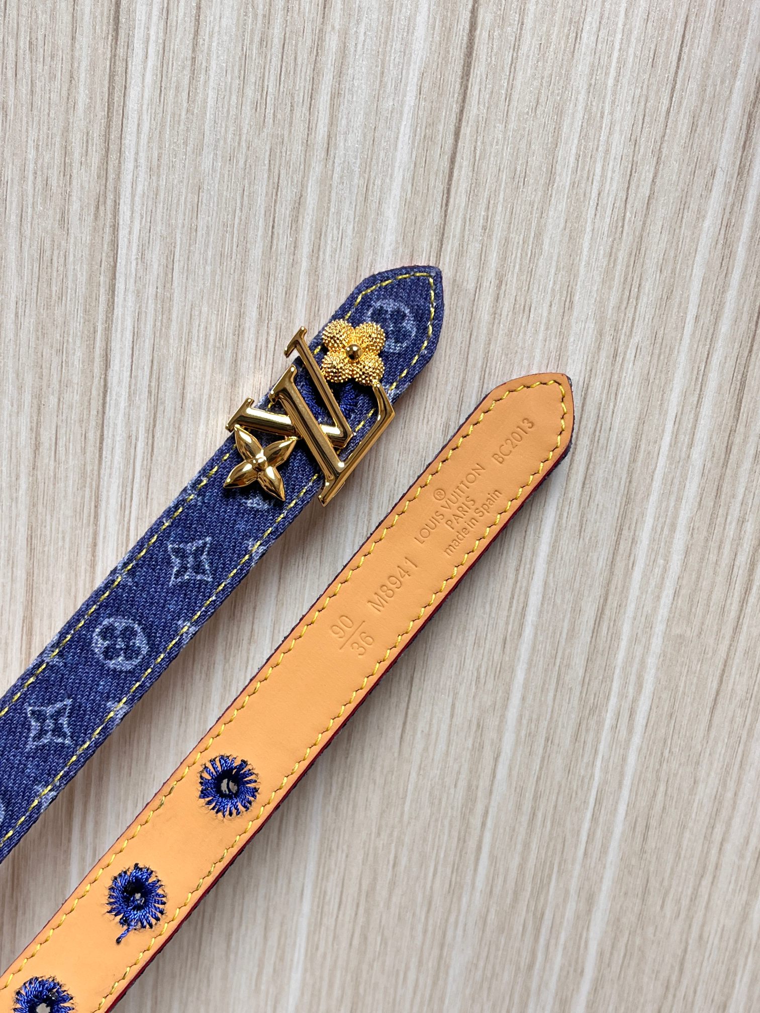 当季新款，- 牛仔篮Monogram 帆布材质，搭配复古做旧的老花印花另一面树高进口牛皮- 更适配日常穿