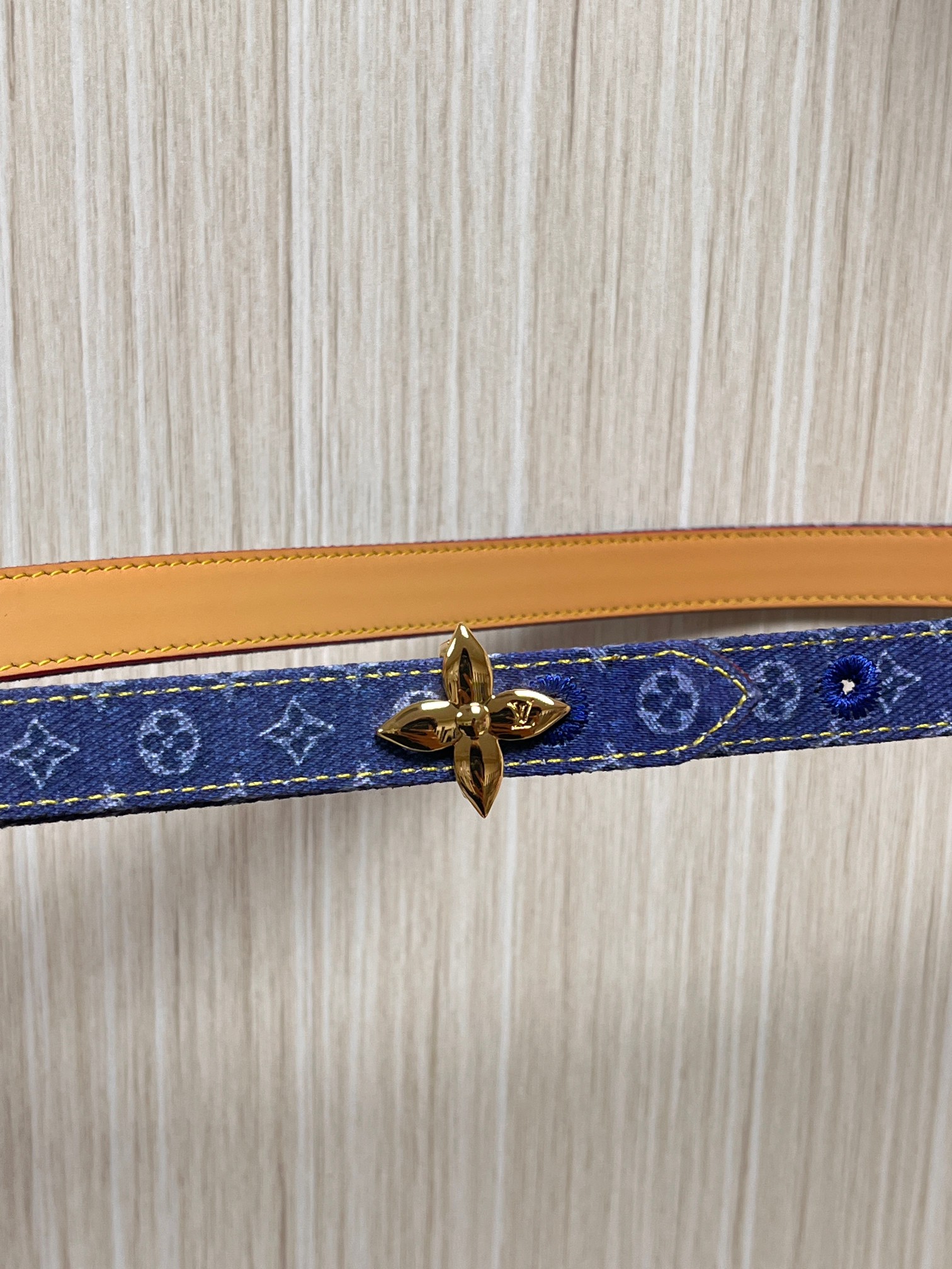 当季新款，- 牛仔篮Monogram 帆布材质，搭配复古做旧的老花印花另一面树高进口牛皮- 更适配日常穿