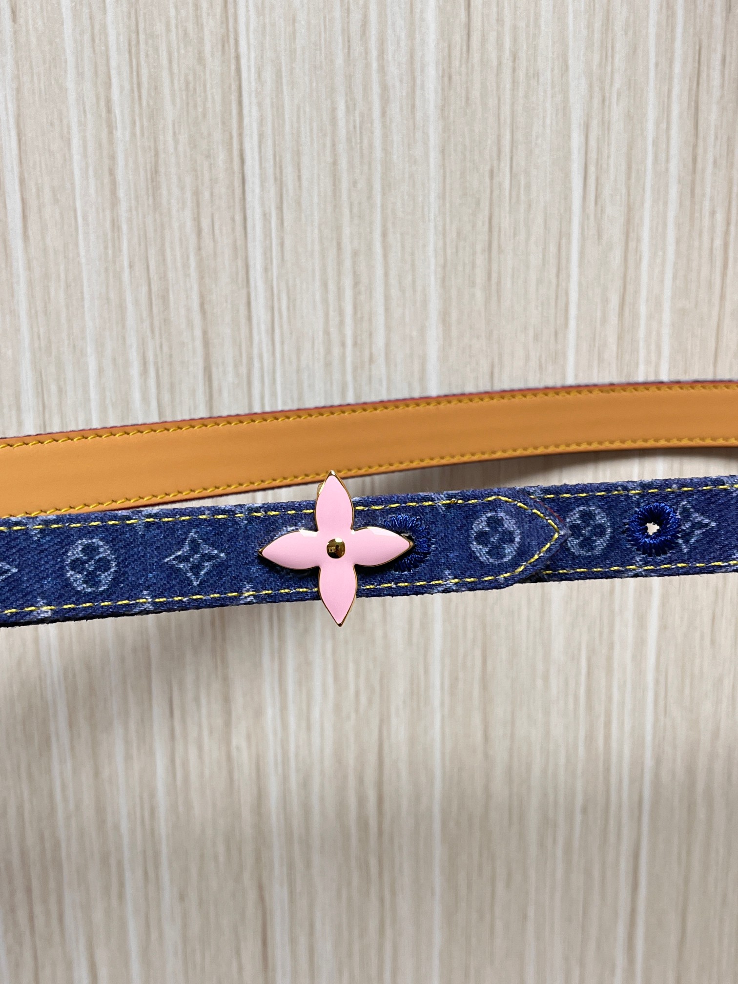 当季新款，- 牛仔篮Monogram 帆布材质，搭配复古做旧的老花印花另一面树高进口牛皮- 更适配日常穿