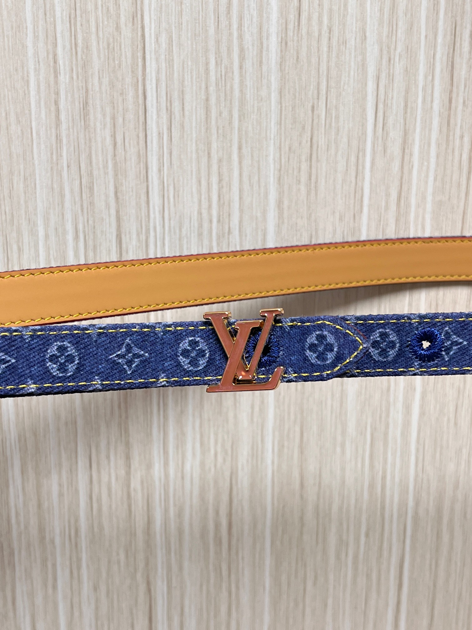 当季新款，- 牛仔篮Monogram 帆布材质，搭配复古做旧的老花印花另一面树高进口牛皮- 更适配日常穿