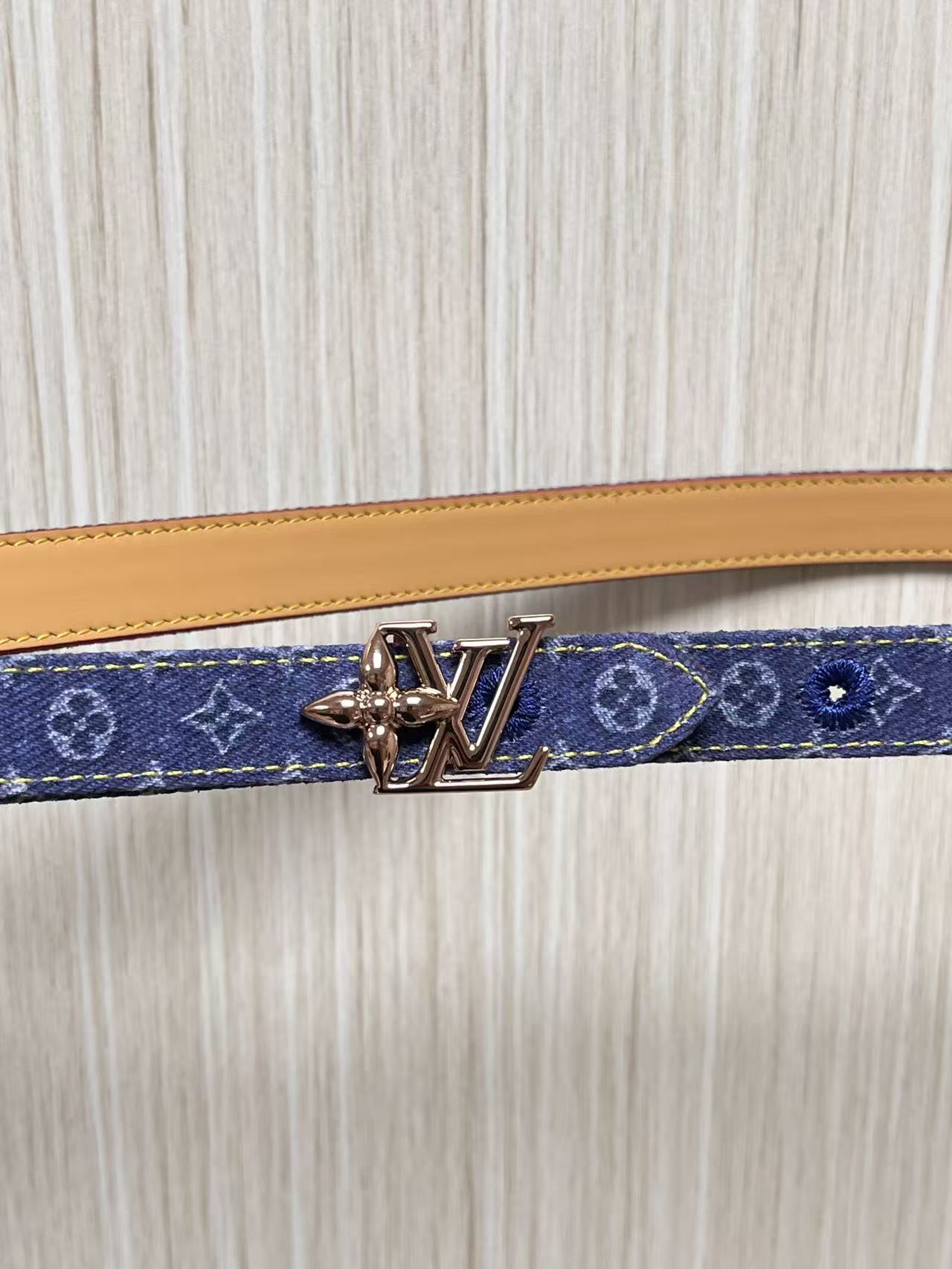 当季新款，- 牛仔篮Monogram 帆布材质，搭配复古做旧的老花印花另一面树高进口牛皮- 更适配日常穿