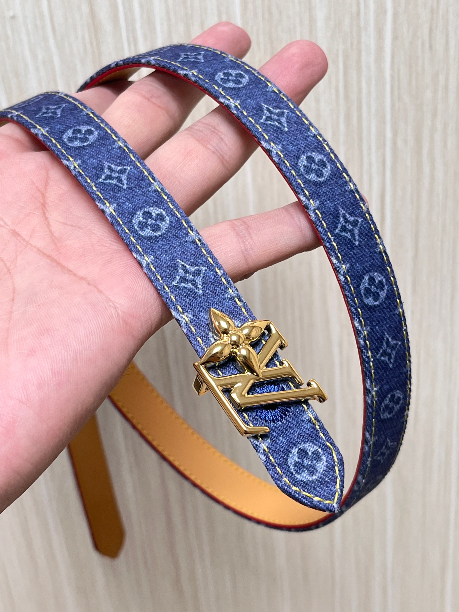 当季新款，- 牛仔篮Monogram 帆布材质，搭配复古做旧的老花印花另一面树高进口牛皮- 更适配日常穿