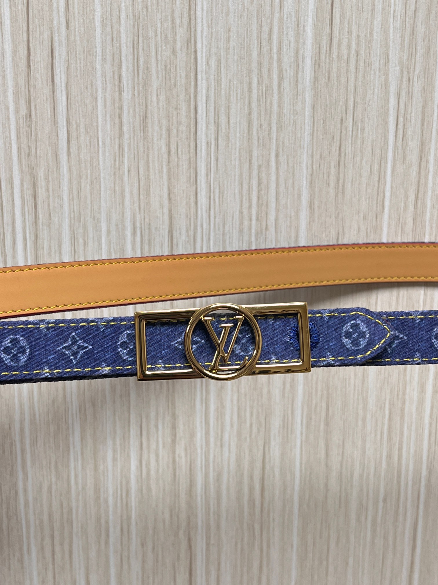 当季新款，- 牛仔篮Monogram 帆布材质，搭配复古做旧的老花印花另一面树高进口牛皮- 更适配日常穿
