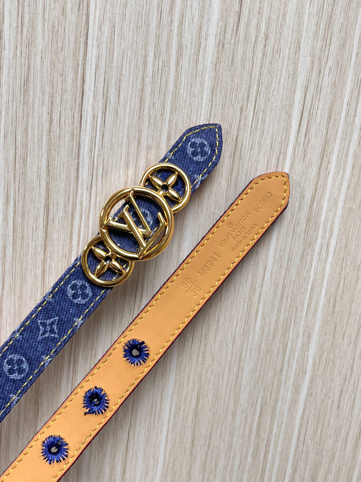 当季新款，- 牛仔篮Monogram 帆布材质，搭配复古做旧的老花印花另一面树高进口牛皮- 更适配日常穿