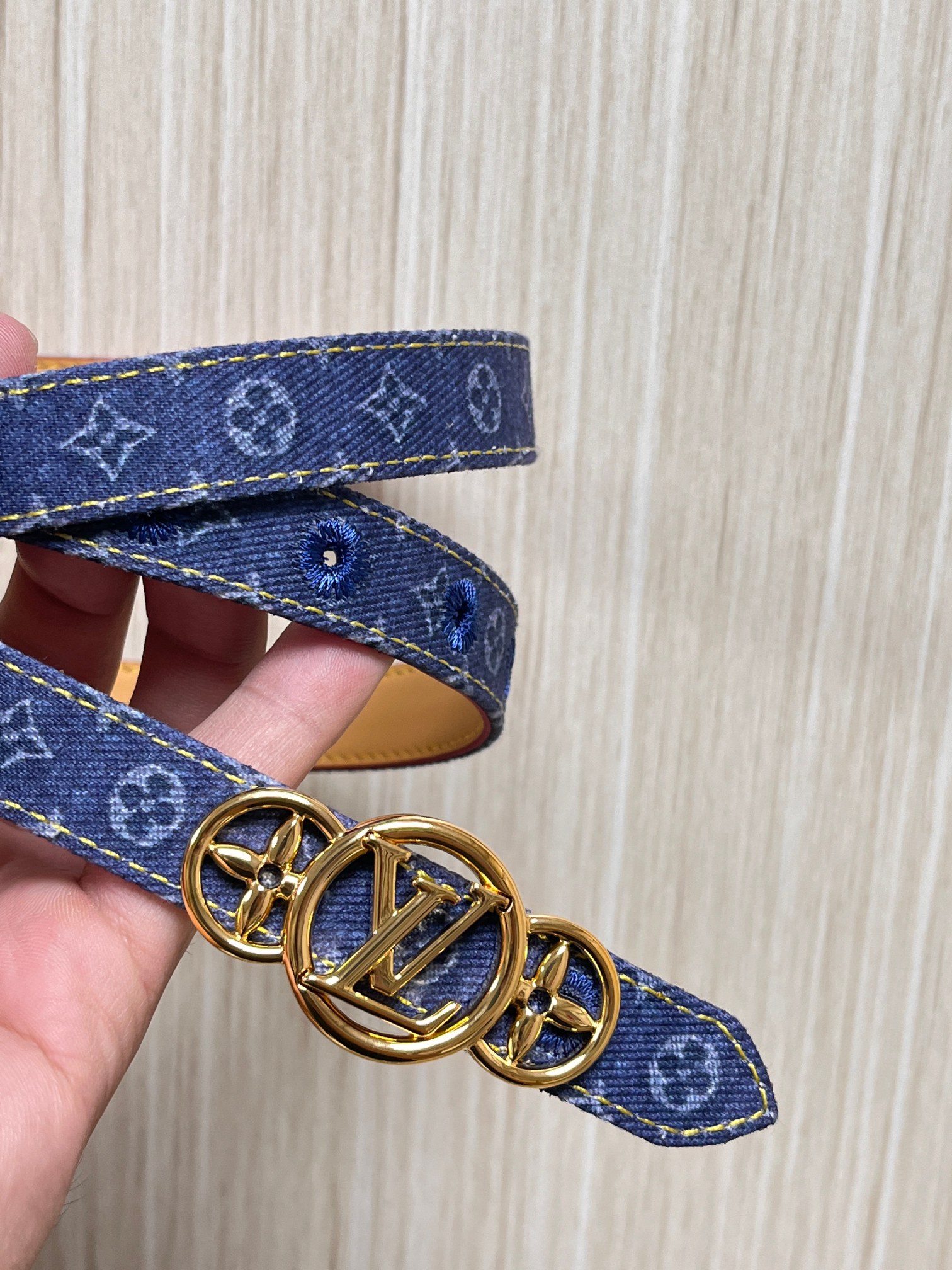 当季新款，- 牛仔篮Monogram 帆布材质，搭配复古做旧的老花印花另一面树高进口牛皮- 更适配日常穿