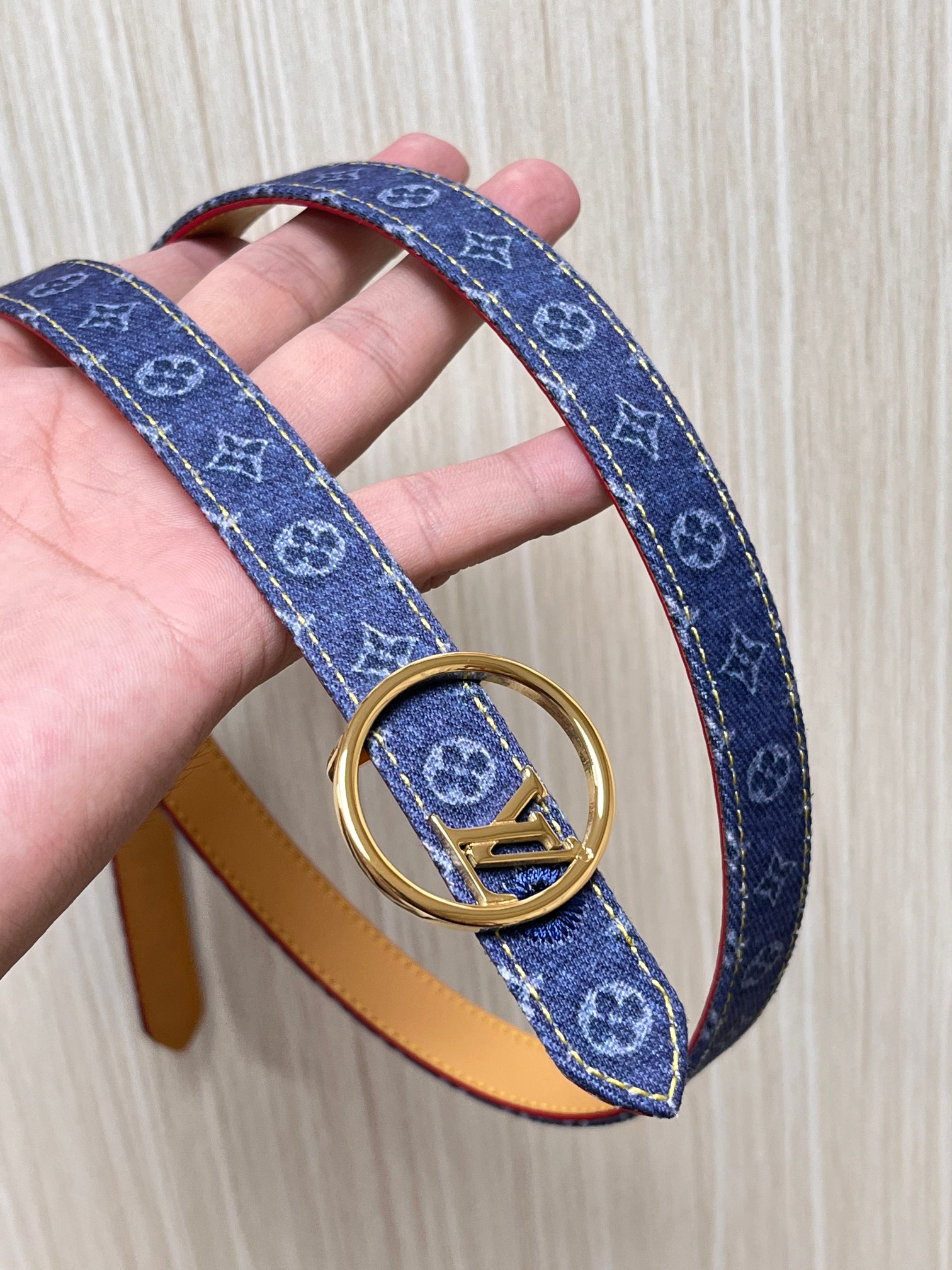 当季新款，- 牛仔篮Monogram 帆布材质，搭配复古做旧的老花印花另一面树高进口牛皮- 更适配日常穿