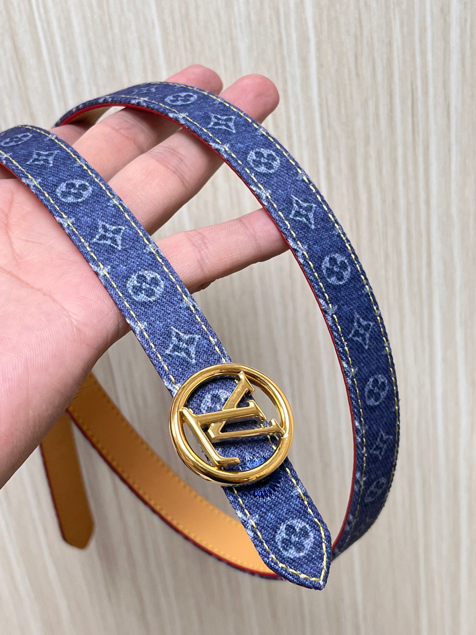 当季新款，- 牛仔篮Monogram 帆布材质，搭配复古做旧的老花印花另一面树高进口牛皮- 更适配日常穿
