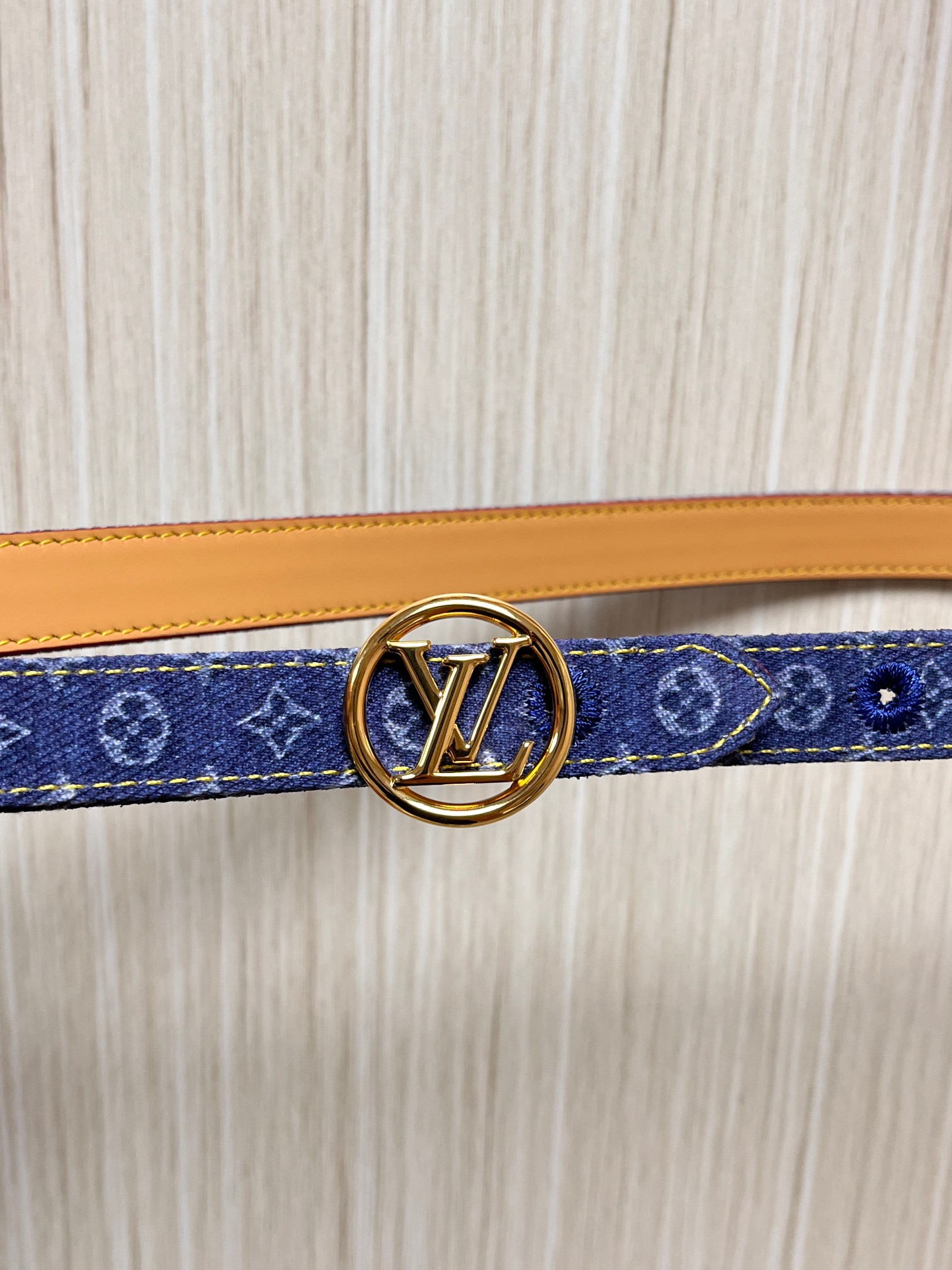 当季新款，- 牛仔篮Monogram 帆布材质，搭配复古做旧的老花印花另一面树高进口牛皮- 更适配日常穿