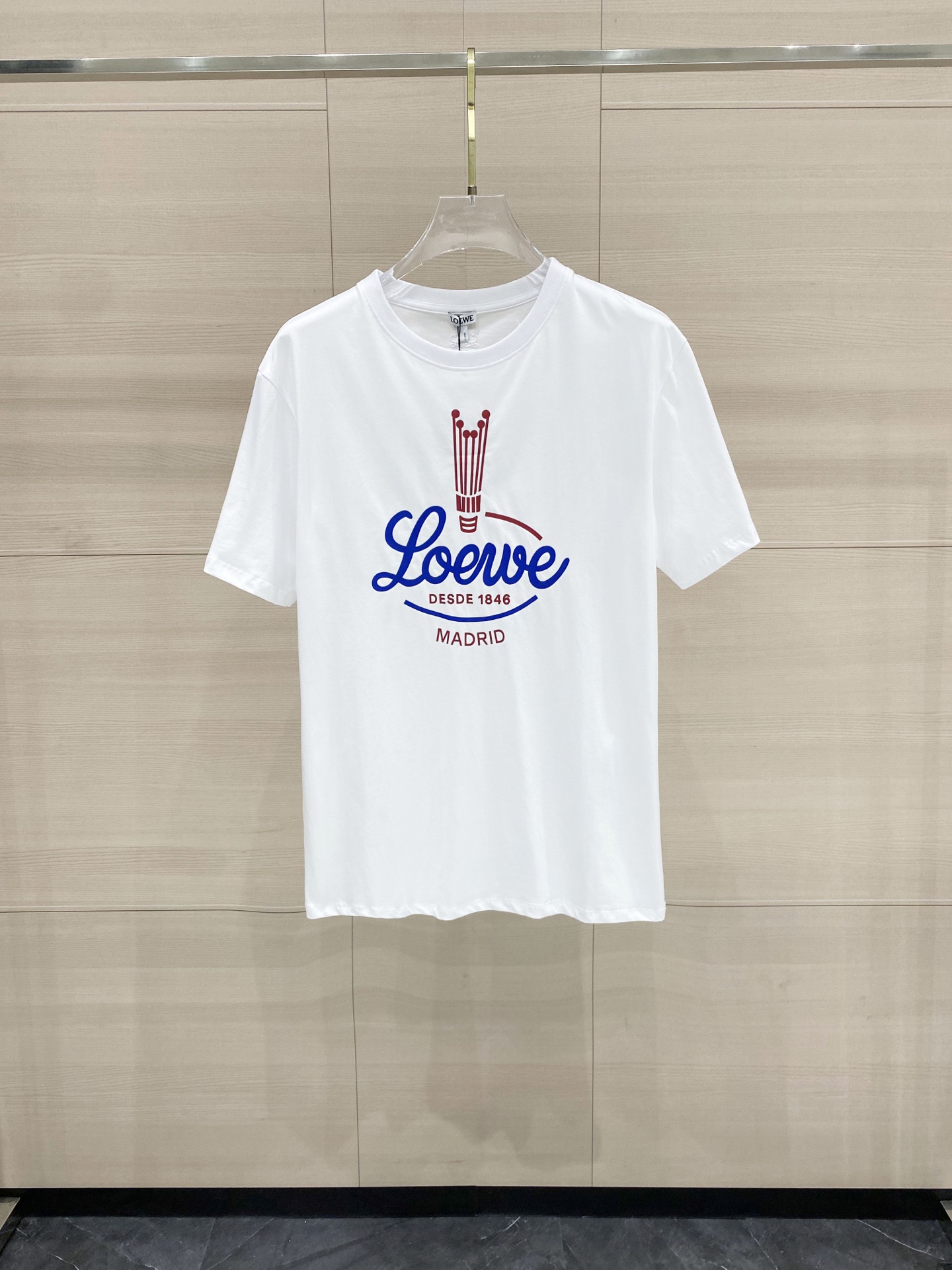 P140 Loewe SS26 Camiseta de manga corta con pliegues y letras estampadas de la nueva colección de primavera/verano. Tej…