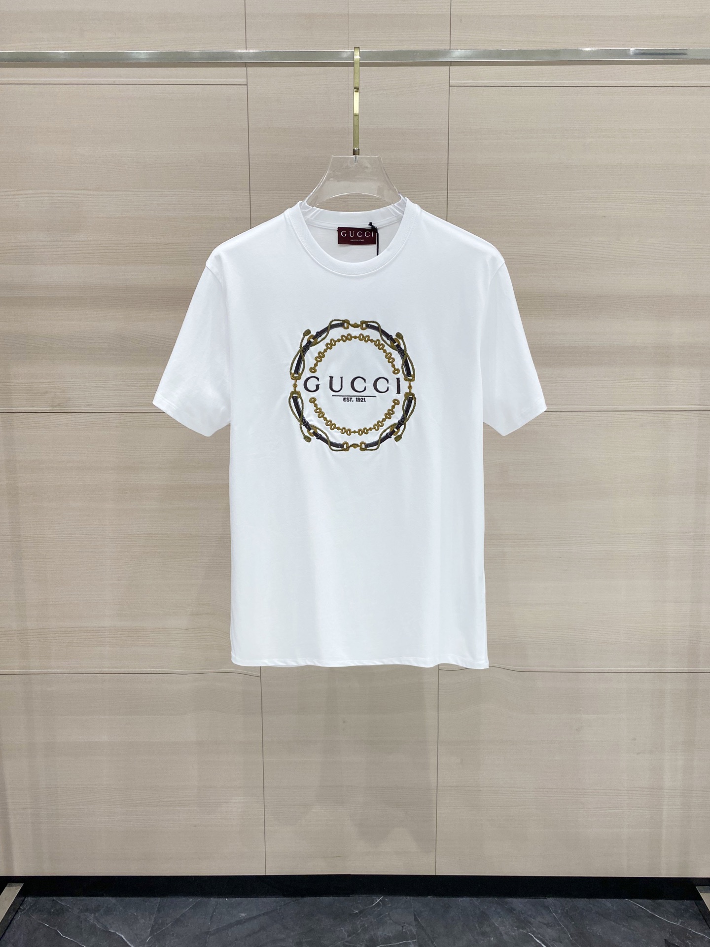 P155 Gucci*Gu 26 Colección de pre-primavera para mujer: homenaje al estilo Gucci, combinando colores y mezclando elemen…