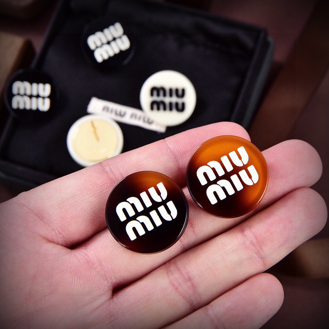 ❤️新品❗☀原单货 ☀新款miumiu字树脂母耳钉☀专柜一致黄铜材质 超级有质感