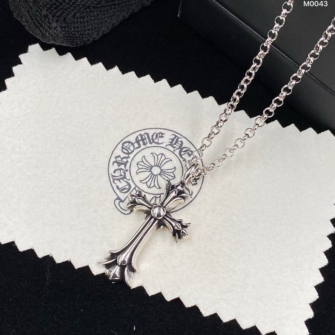  Chrome Hearts ❤️  克罗心经典十字架吊坠 o字形项链  进口做工工艺 精工雕刻 纯手工