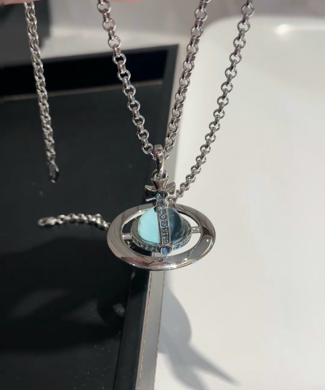  大号毛衣链vivienne westwood西太后薇薇安💍英国时装设计师，时装的朋克之母！时尚潮流风格