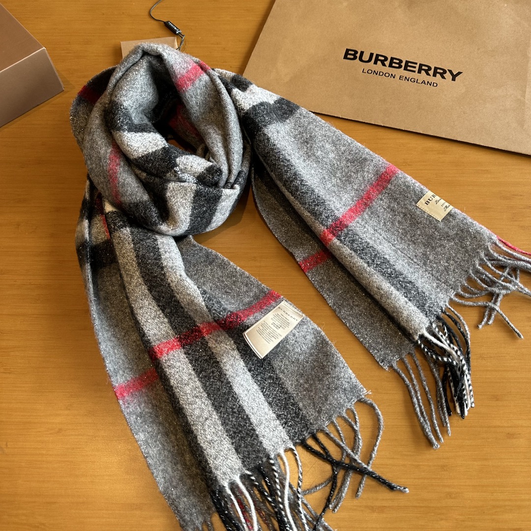 bur专柜主打blingbling的christmas系列️burberry出口英国的订单指定国内一流最