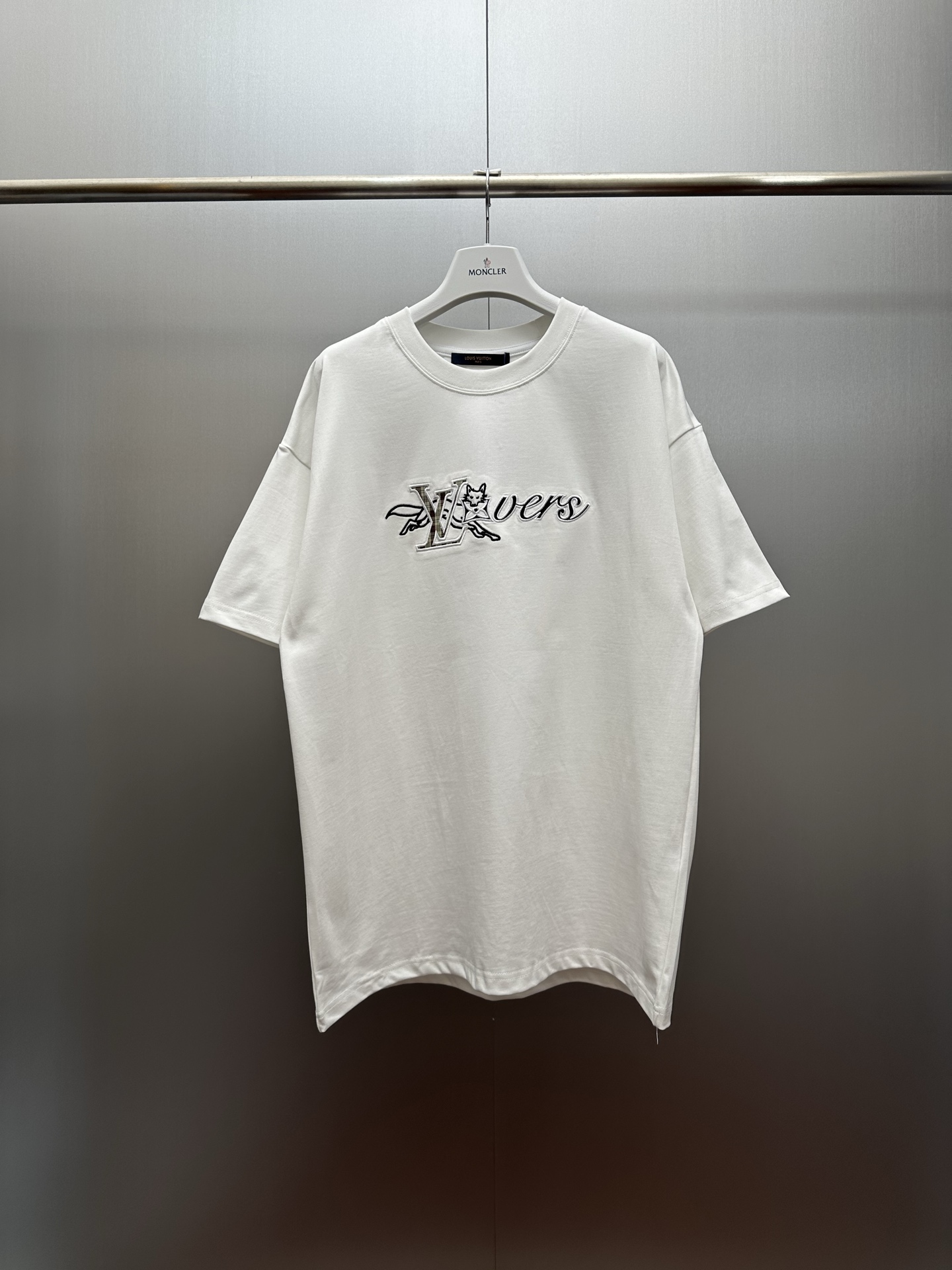 P95 lv letras bordadas tridimensionales algodón puro blanco T Tejido pesado de 320 g, ¡esta camiseta blanca de manga co…