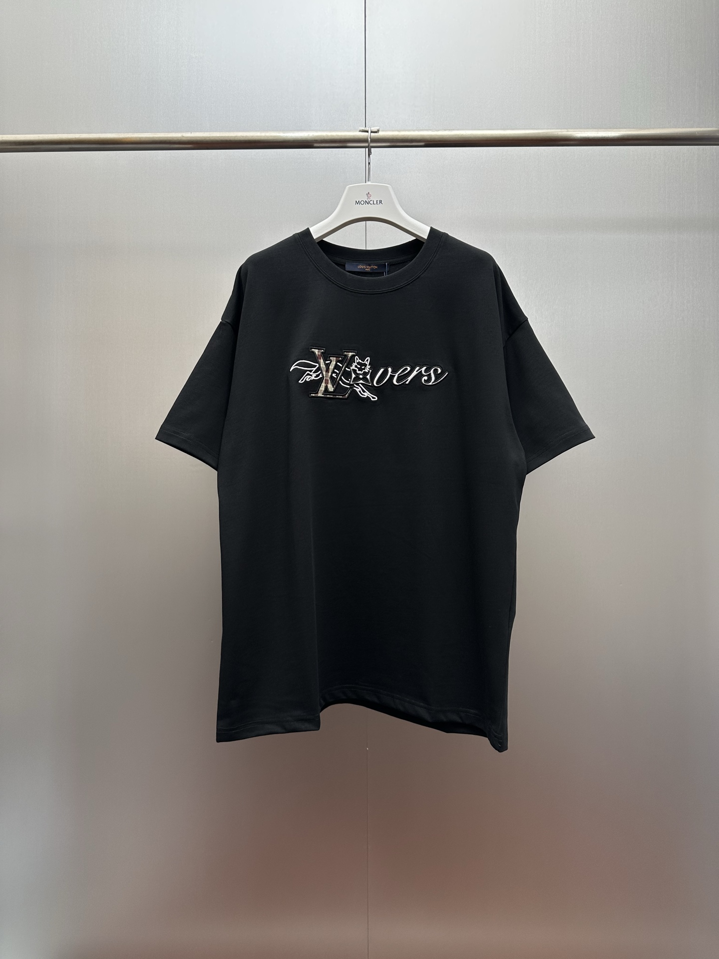 P95 lv letras bordadas tridimensionales puro algodón negro T Tejido pesado de 320 g, ¡esta camiseta negra de manga cort…