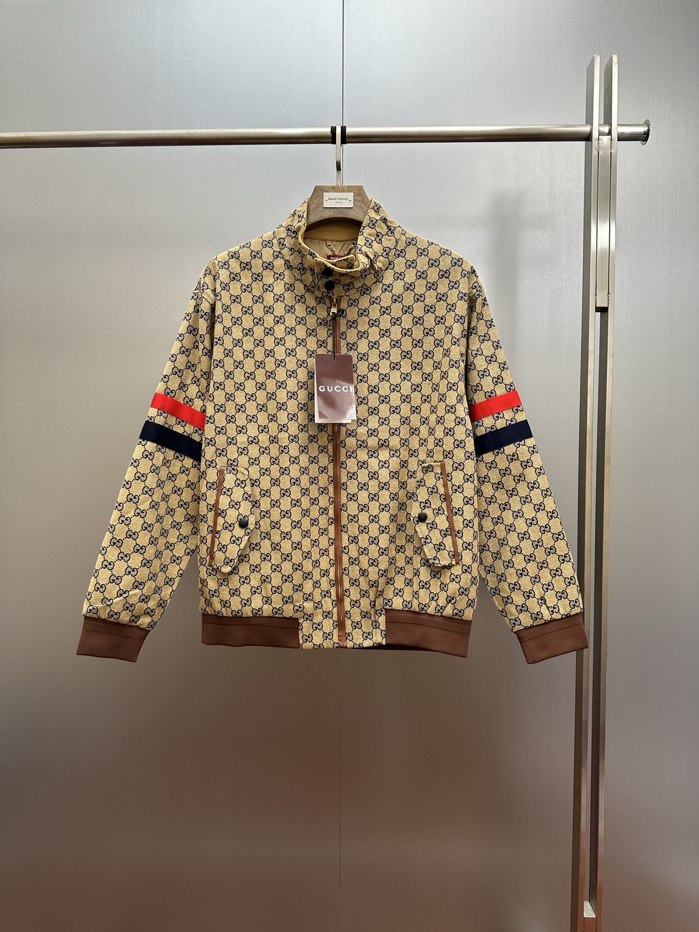🔥P270@Gucci Nueva chaqueta de la colección de pasarela, apariencia perfecta, cómoda y abrigada, tres etiquet…