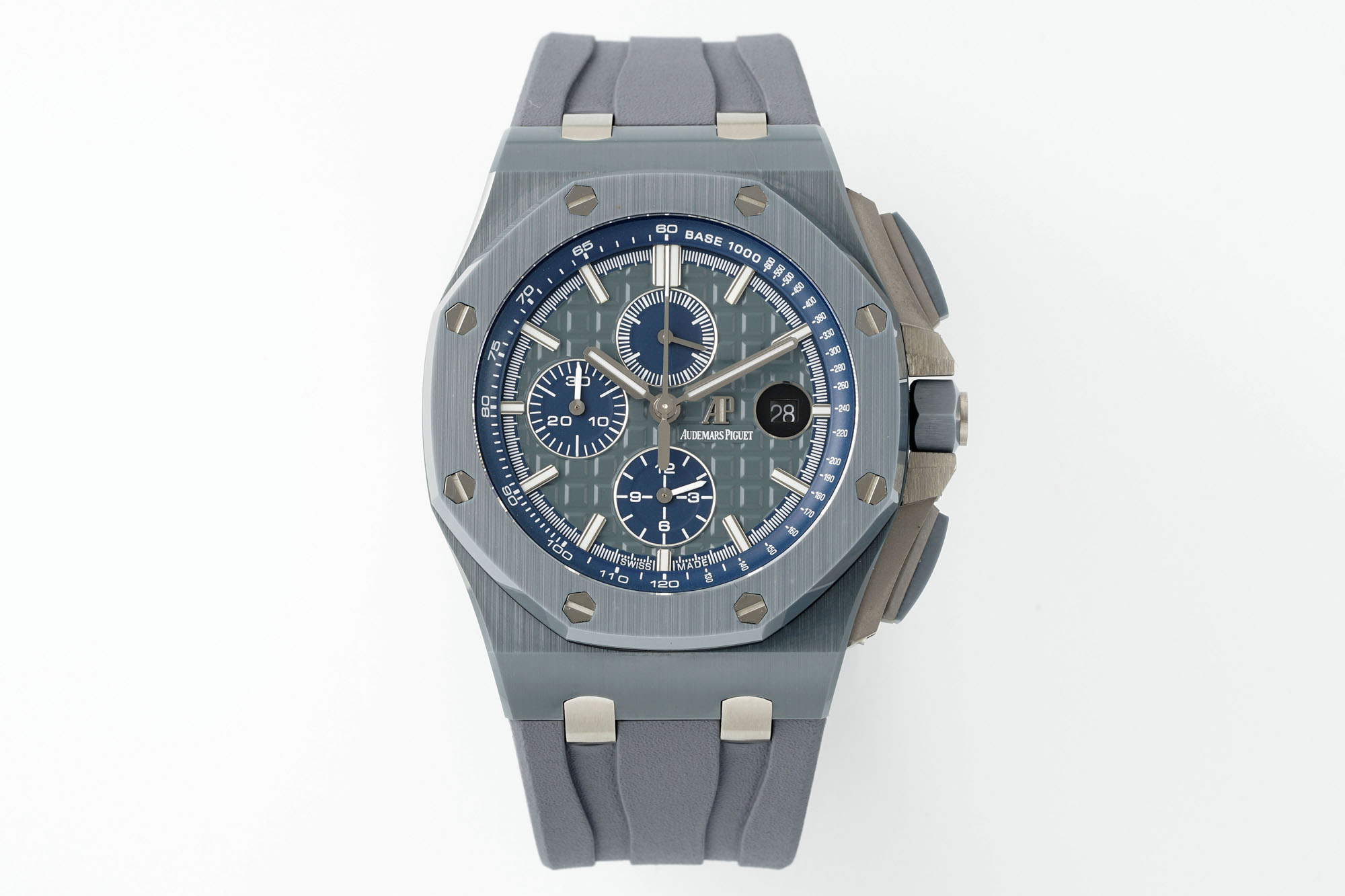 NO:158706,AJ Super Ceramic Products - Royal Oak Offshore 26400 Series Watches are forged with brand new ceramic material, light texture, wear resistance, but sensitive, and never fade. The whole watch is CNC-grade polished. The diamond-shaped case is not cut at all, the ring-twisted is naturally done in one go. Each hexagonal screw and the watch frame are on the same plane. The TE expansion effect of the calendar disc is no different from the original. The super luminous light filled with pure hand-filled color and brightness is infinitely close to the original. The ergonomic flexible watch strap head is more comfortable to wear. It is equipped with a new customized Cal.3126 movement, which perfectly reproduces all the timing functions. The ruby ​​on the plywood is more authentic and has stronger stability. The weight and texture of the entire watch are full of sincerity. AJ.factory produces it. It must be a fine product!  ,19860909AJ超级陶瓷甄品——皇家橡树离岸型26400系列腕表,采用全新的陶瓷材质锻造,质地轻 抗耐磨 不过敏 永不褪色.整表CNC级打磨 菱形表壳丝毫不割手,圈口拉丝呈自然一气呵成,每颗六角螺丝与表框皆处在同一平面,日历盘的TE扩大效果与原版无异,纯手工填充的超强夜光不管颜色亦亮度均无限接近原版,符合人体工程学的微微可活动表带头粒佩戴更加舒适,搭载全新的定制版Cal.3126机芯 完美复刻了所有计时功能,夹板的红宝石更真 稳定性更强.整表分量与质感皆诚意满满,AJ.factory出品 必属精品！,,Watch