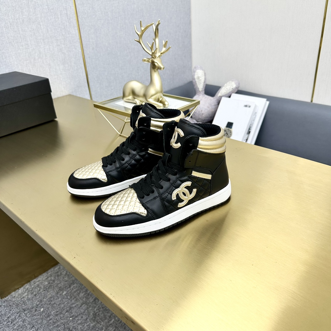 香奈儿AJコラボ 高版本頭層牛皮ハイカットスニーカー