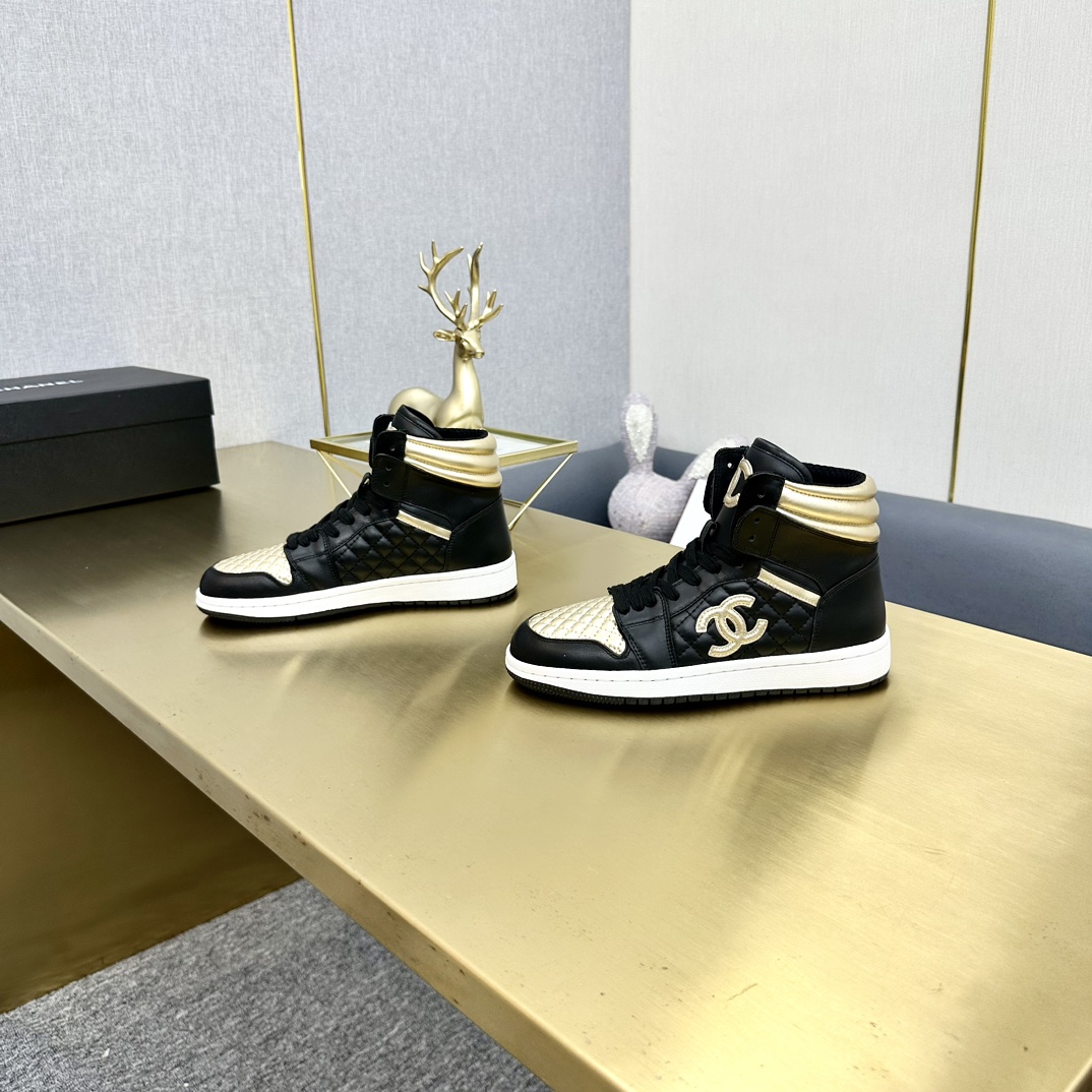香奈儿AJコラボ 高版本頭層牛皮ハイカットスニーカー