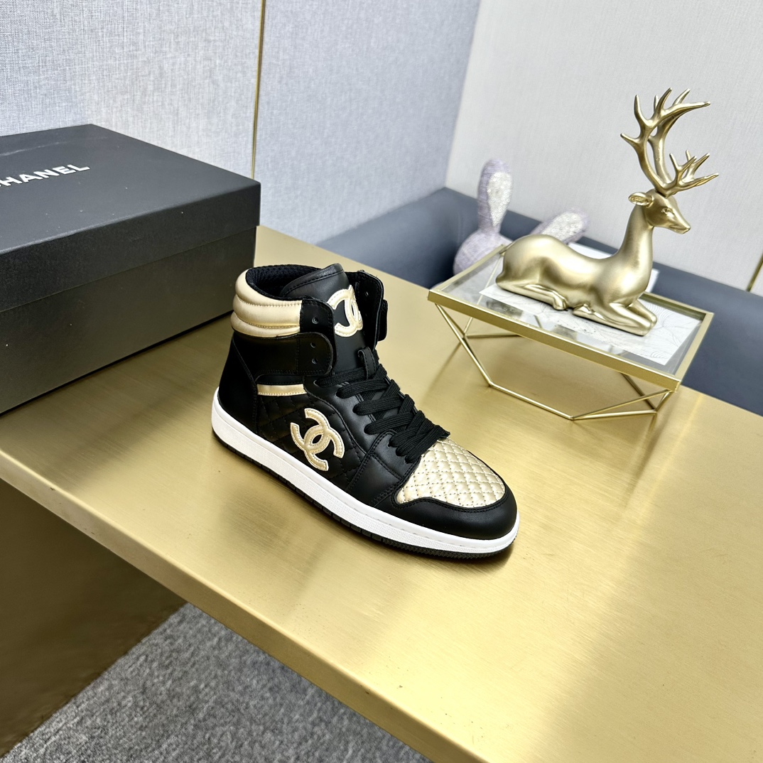 香奈儿AJコラボ 高版本頭層牛皮ハイカットスニーカー