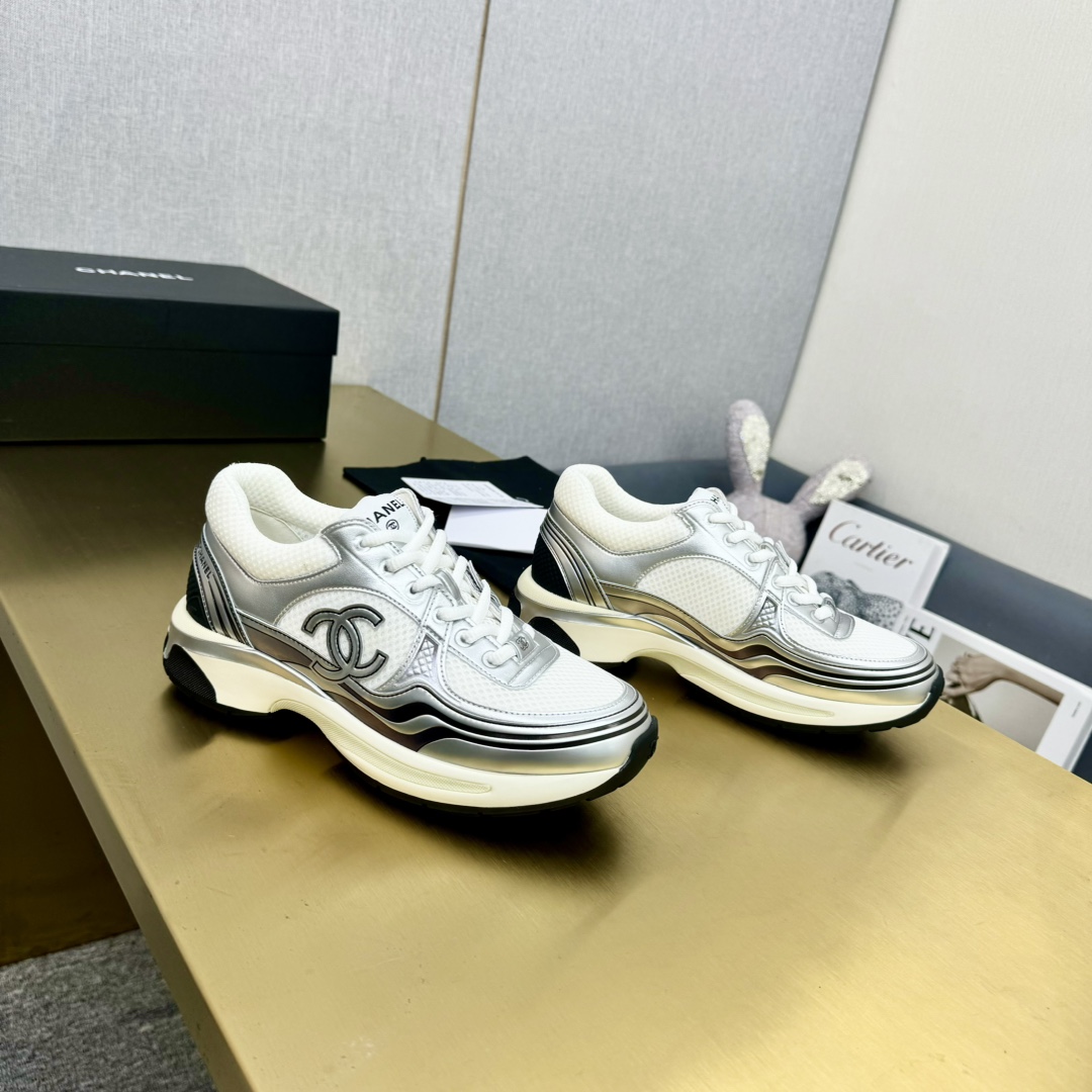 Chanel香奈儿小香金属休闲运动鞋 - 原单品质でスタイリッシュなデザイン