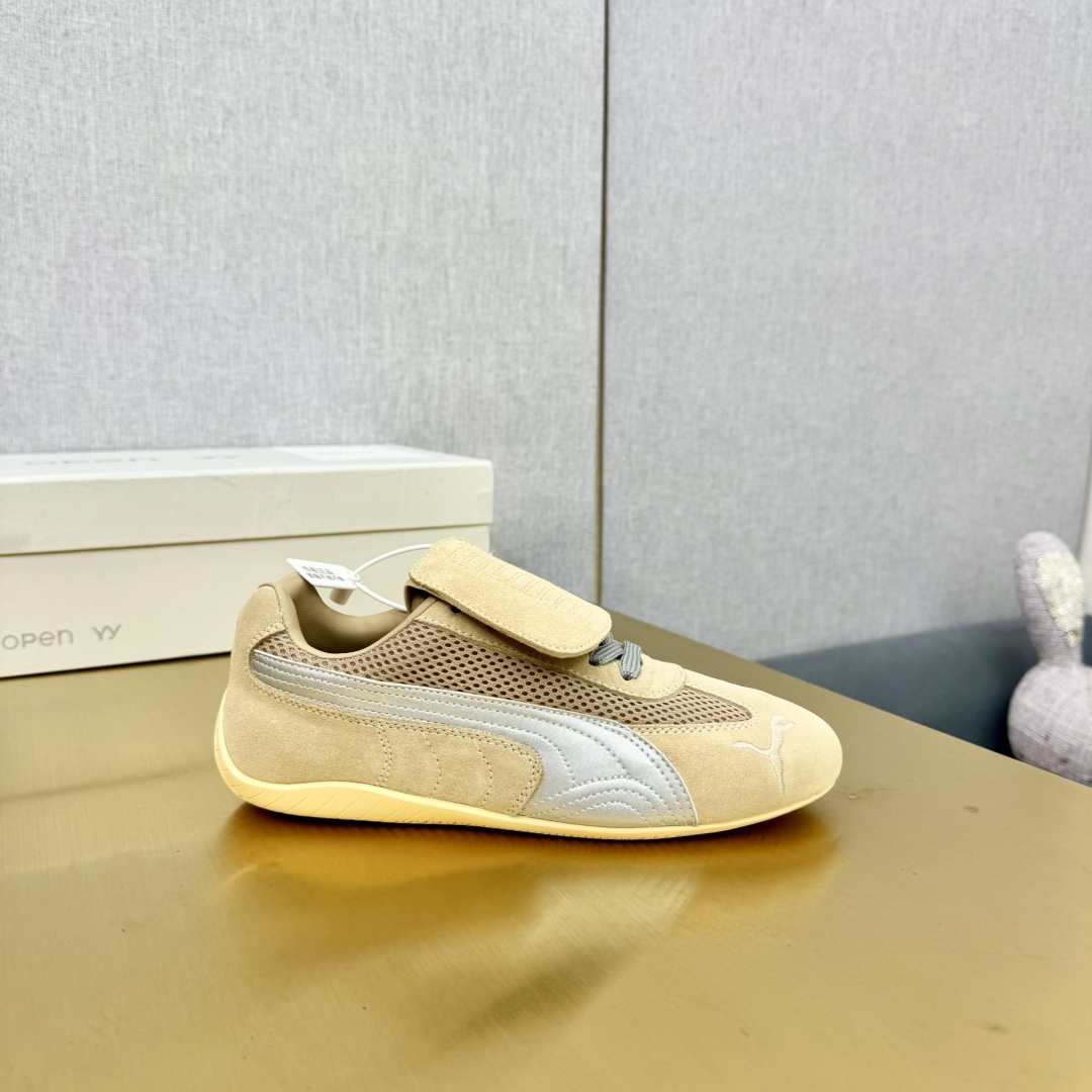 NO:260573,Top version The latest fashion brand open yy co-branded puma sneakers certified limited edition!  !  !  The Wang Bang co-branded OPEN YAY x PUMA, which was looked forward to by countless trendsetters, has actually returned!  Looking at the major cooperation in the trend circle in recent years, cross-border cooperation definitely has a place. Recently, it was officially announced that it has been shown through the unique retro football shoe style, which has instantly become the absolute focus of the shoe circle in the recent past. The original custom ox back velvet is imported sheepskin with inner lining, outsole rubber wear-resistant and non-slip sole, size 35-39 (40 customization is not returned or exchanged) Packaging original full set of packaging, casual shoes/sports shoes, sneakers, sheepskin19860909顶级版本 最新流行时尚标open yy 联名款puma球鞋 已认证 限量款！！！被无数潮人翘首以盼的王炸联名OPEN YAY x PUMA竟然回归了！放眼近些年潮流圈的重磅合作,跨界合作绝对有着一席之地.最近正式公布了通过独特的复古足球鞋型示人,也瞬间成为近期鞋圈的绝对焦点. 鞋面原版定制牛反绒 内里进口羊皮 大底橡胶耐磨防滑大底 码数35-39（40定制不退换） 包装原版全套包装,休闲鞋/运动鞋,sneakers,sheepskin,Women's Shoes