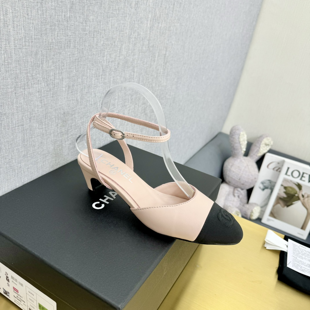 260Chanel Chanel 24ss pequeño incienso espalda sandalias huecas cuatro colores son opcionales contad