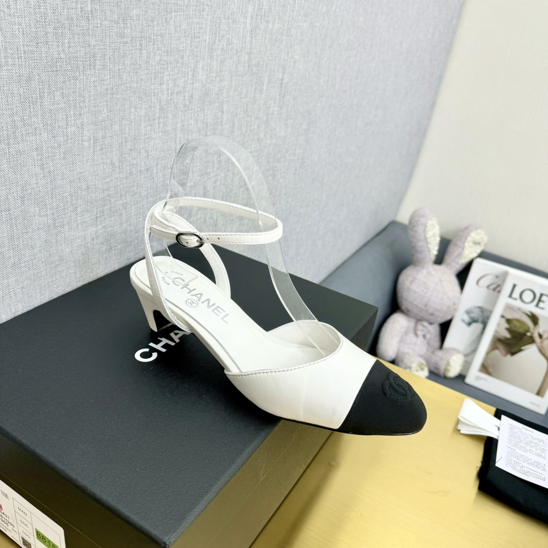 260Chanel Chanel 24ss pequeño incienso espalda sandalias huecas cuatro colores son opcionales contad