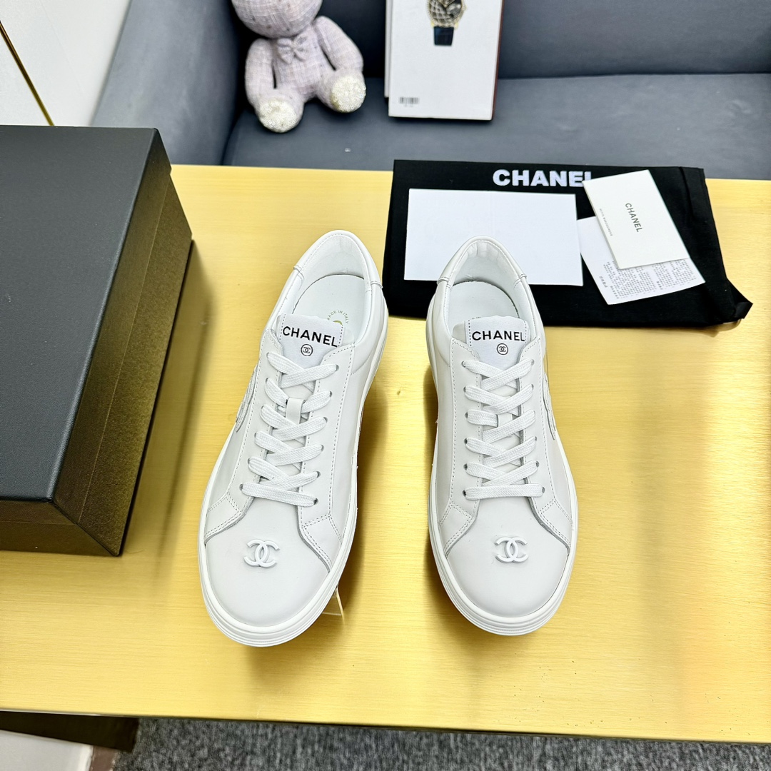 Chanel香奈儿 2024春夏饼干鞋 スポーツとファッションの融合