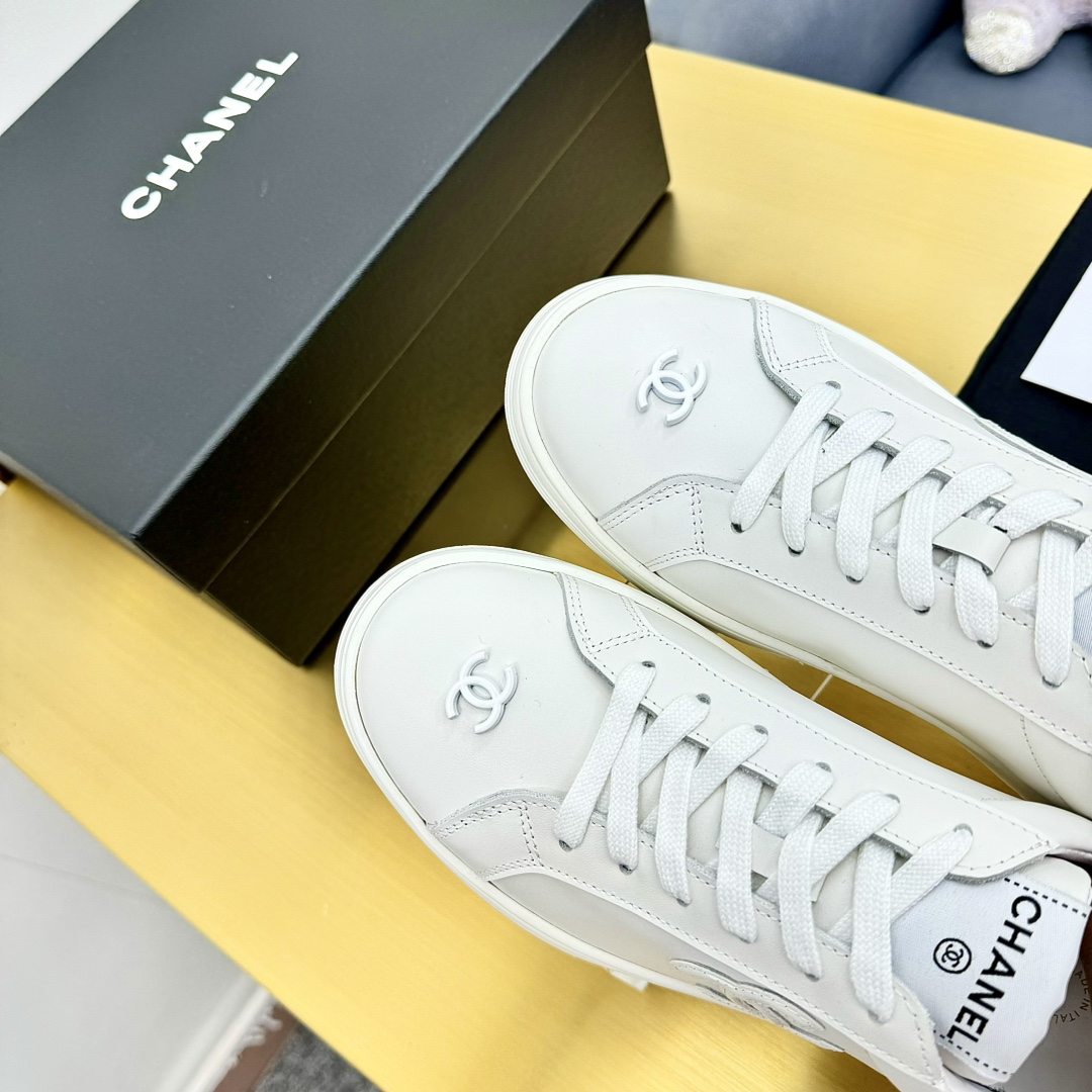 Chanel香奈儿 2024春夏饼干鞋 スポーツとファッションの融合
