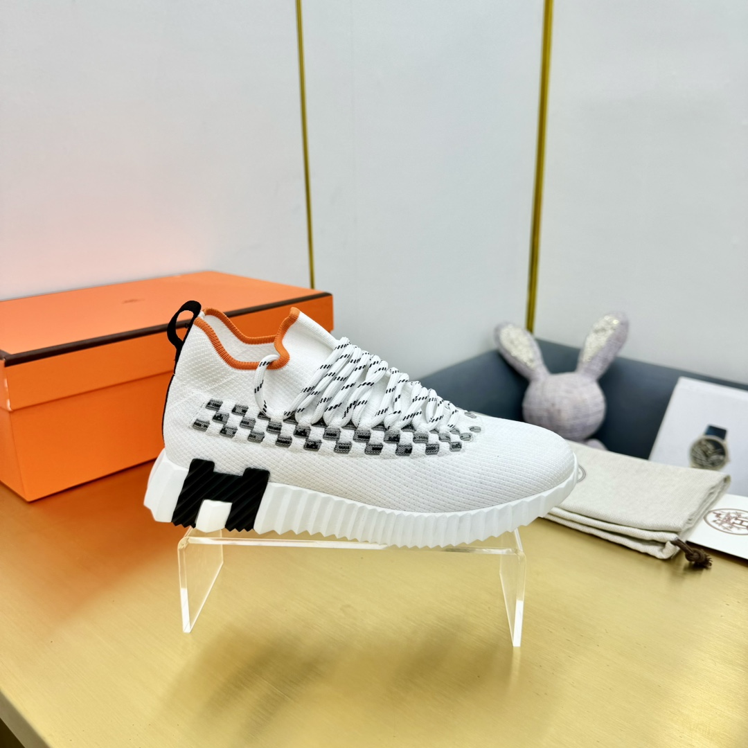 NO:402921,High-version Men's 10 'Private Top Version' …Hermes Hermes Spring and Summer New Couple Sports and Leisure Shoes Series……Classic Sports Style + British Color Block Design, Classic and Beautiful!  The original inverted mold last is the ultimate 1:1 shape, and the imported high-end umbrella cloth presents a delicate texture!  Customized A-level high-definition private mold bottom with luxurious packaging!  - Unparalleled quality, fabric custom sheepskin beef slim inside custom sheepskin foot pad sheepskin injection molding, large sole original open mold light bubble two-color bottom packaging original full set of packaging sizes for women 35-40 men 40-44 (female 40.41 men 39.44 customized) color official website synchronous update, casual shoes/sports shoes, hermes, hermes, sneakers, sheepskin, umbrellas19860909高版本 男10  《私家顶级版本》 ……爱马仕Hermes春夏新款情侣运动休闲鞋系列…… ……经典运动风格+英伦拼色设计,经典耐看！原版倒模楦型,极致1:1形体,进口高端雨伞布呈现出精致质感！开模定制A级高密私模大底,奢华包装！ -无二品质, 面料定制羊皮牛猄 内里定制羊皮 垫脚羊皮注塑成型 大底原版开模轻泡双色底 包装原版全套包装 码数 女35-40 男40-44（女40.41男39.44定制） 颜色官网同步更新,休闲鞋/运动鞋,hermes,hermes,sneakers,sheepskin,umbrellas,Women's Shoes