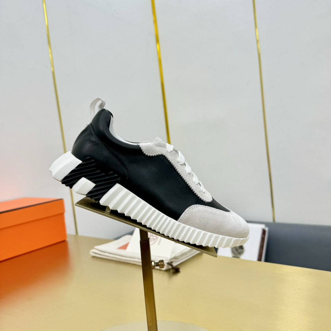 NO:402880,High-version Men's 10 'Private Top Version' …Hermes Hermes Spring and Summer New Couple Sports and Leisure Shoes Series……Classic Sports Style + British Color Block Design, Classic and Beautiful!  The original inverted mold last is the ultimate 1:1 shape, and the imported high-end umbrella cloth presents a delicate texture!  Customized A-level high-definition private mold bottom with luxurious packaging!  - Unparalleled quality, fabric custom sheepskin beef slim inside custom sheepskin foot pad sheepskin injection molding, large sole original open mold light bubble two-color bottom packaging original full set of packaging sizes for women 35-40 men 40-44 (female 40.41 men 39.44 customized) color official website synchronous update, casual shoes/sports shoes, hermes, hermes, sneakers, sheepskin, umbrellas19860909高版本 男10  《私家顶级版本》 ……爱马仕Hermes春夏新款情侣运动休闲鞋系列…… ……经典运动风格+英伦拼色设计,经典耐看！原版倒模楦型,极致1:1形体,进口高端雨伞布呈现出精致质感！开模定制A级高密私模大底,奢华包装！ -无二品质, 面料定制羊皮牛猄 内里定制羊皮 垫脚羊皮注塑成型 大底原版开模轻泡双色底 包装原版全套包装 码数 女35-40 男40-44（女40.41男39.44定制） 颜色官网同步更新,休闲鞋/运动鞋,hermes,hermes,sneakers,sheepskin,umbrellas,Women's Shoes