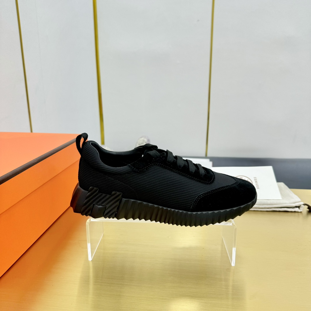 NO:464043,High-version Men's 10 'Private Top Version' …Hermes Hermes Spring and Summer New Couple Sports and Leisure Shoes Series……Classic Sports Style + British Color Block Design, Classic and Beautiful!  The original inverted mold last is the ultimate 1:1 shape, and the imported high-end umbrella cloth presents a delicate texture!  Customized A-level high-definition private mold bottom with luxurious packaging!  - Unparalleled quality, fabric custom sheepskin beef slim inside custom sheepskin foot pad sheepskin injection molding, large sole original open mold light bubble two-color bottom, original packaging, size number, women 35-40, men 40-44 (female 40.41, men 39.44 customized) color official website synchronous update, casual shoes/sports shoes, hermes, hermes, sneakers, sheepskin, umbrellas19860909高版本 男10  《私家顶级版本》 ……爱马仕Hermes春夏新款情侣运动休闲鞋系列…… ……经典运动风格+英伦拼色设计,经典耐看！原版倒模楦型,极致1:1形体,进口高端雨伞布呈现出精致质感！开模定制A级高密私模大底,奢华包装！ -无二品质, 面料定制羊皮牛猄 内里定制羊皮 垫脚羊皮注塑成型 大底原版开模轻泡双色底 包装原版全套包装 码数 女35-40 男40-44（女40.41男39.44定制） 颜色官网同步更新,休闲鞋/运动鞋,hermes,hermes,sneakers,sheepskin,umbrellas,Women's Shoes